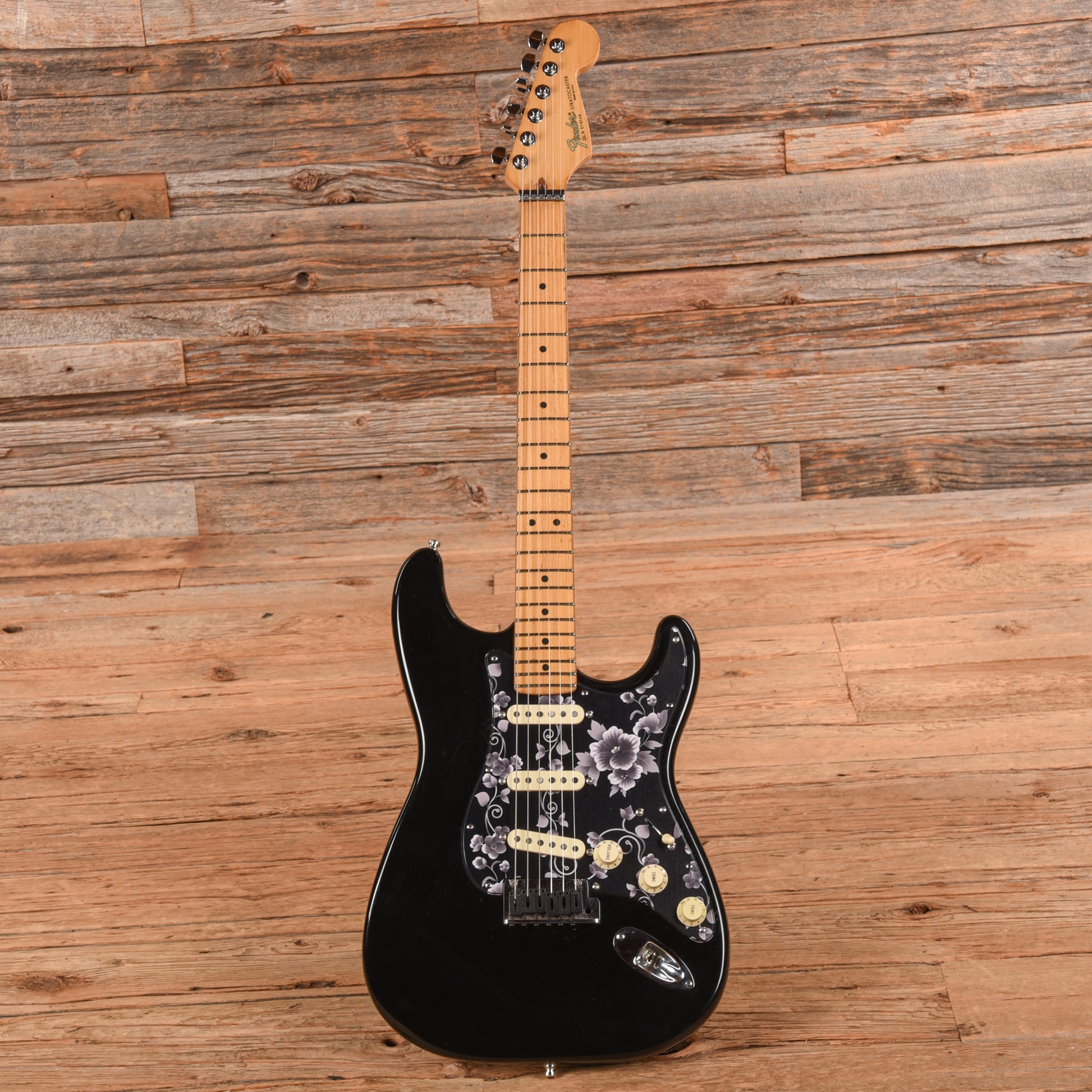 Fender Stratocaster Plus Black 1999 Electric Guitars / Solid Body