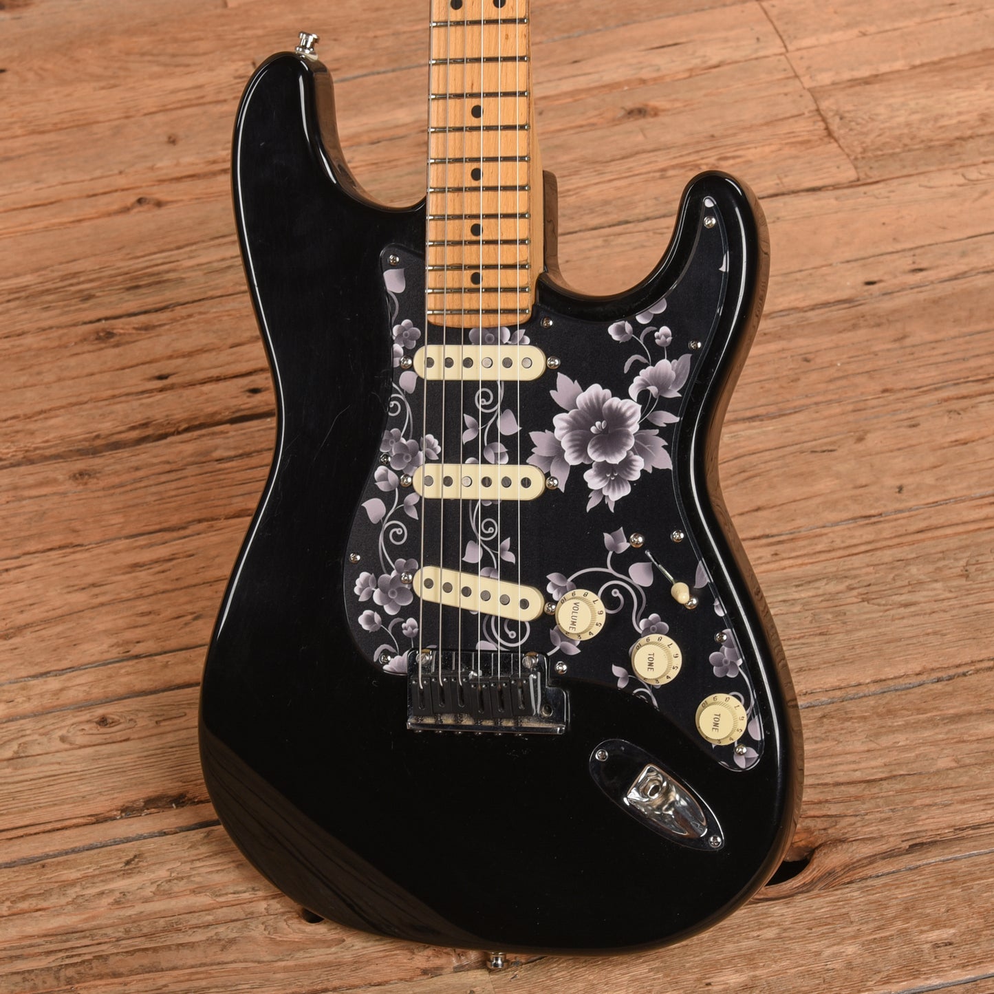 Fender Stratocaster Plus Black 1999 Electric Guitars / Solid Body