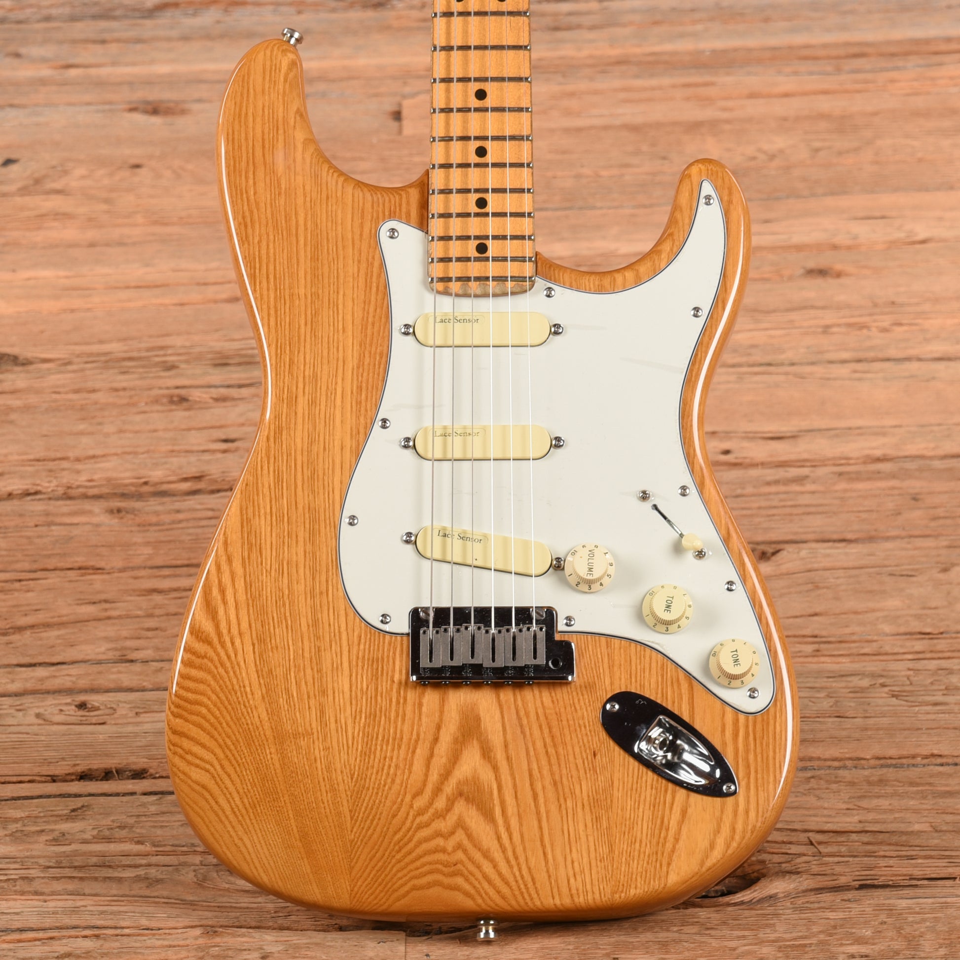 Fender Stratocaster Plus Natural 1999 Electric Guitars / Solid Body