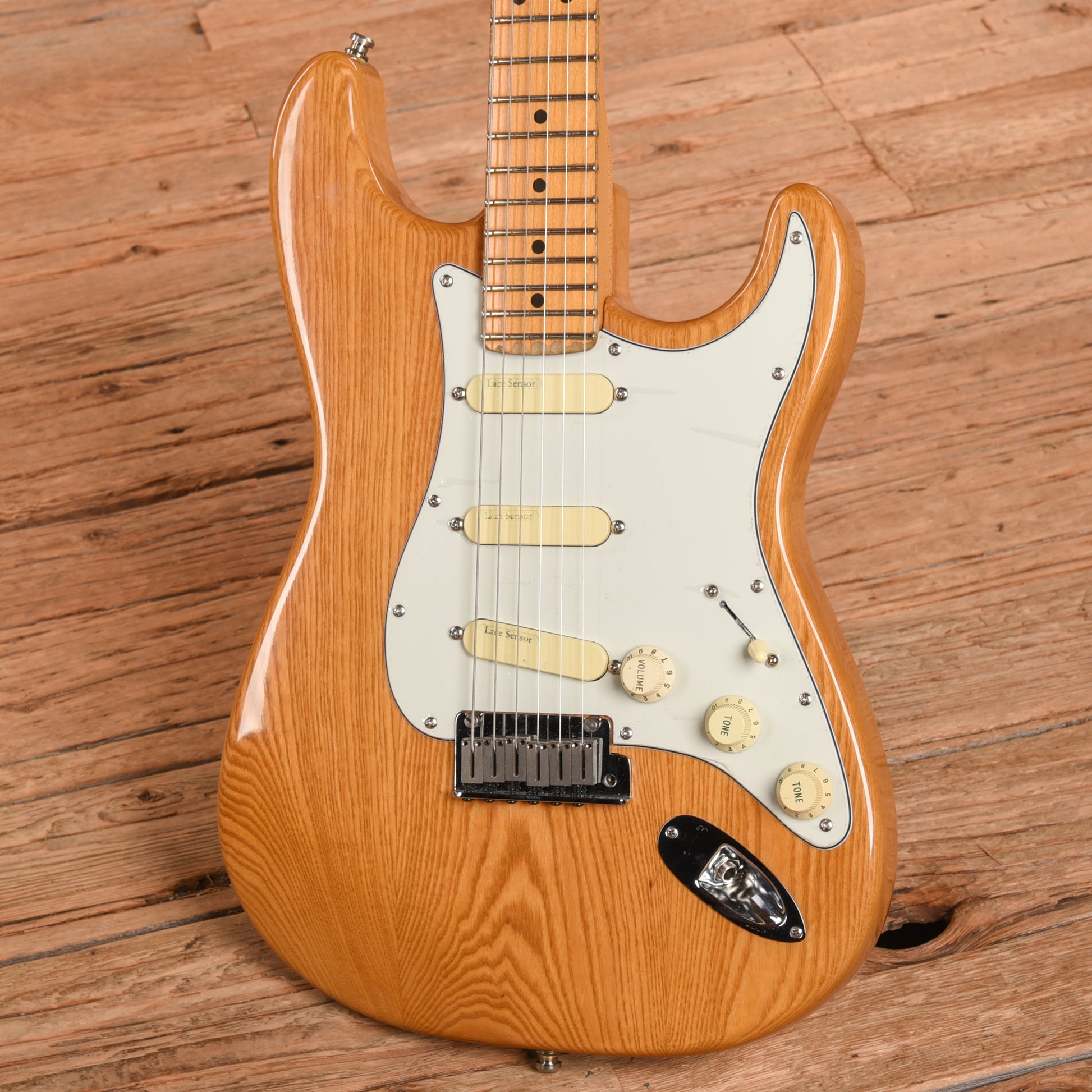 Fender Stratocaster Plus Natural 1999 Electric Guitars / Solid Body