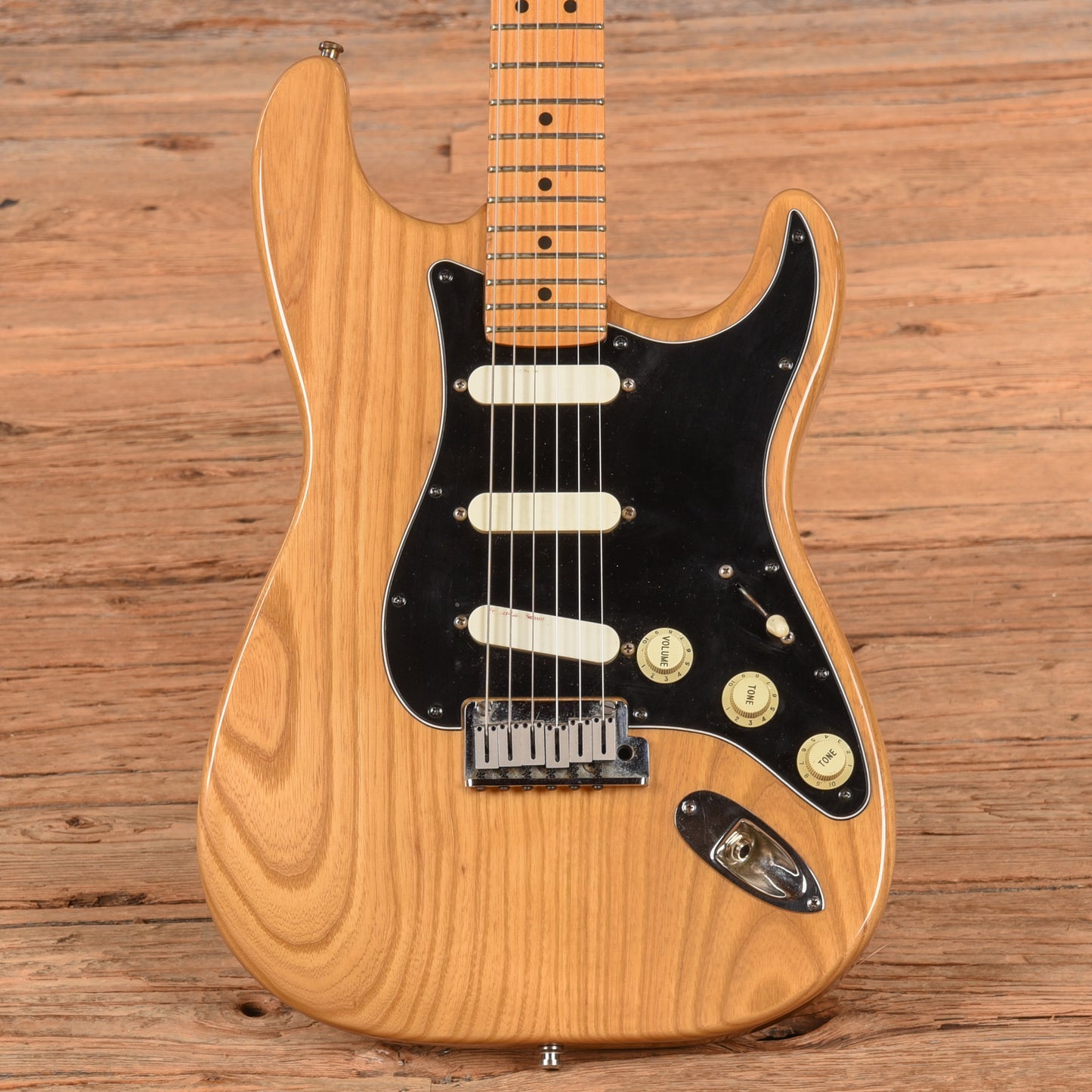 Fender Stratocaster Plus Natural 1999 Electric Guitars / Solid Body