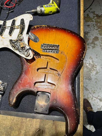 Fender Stratocaster Sunburst 1958 Electric Guitars / Solid Body