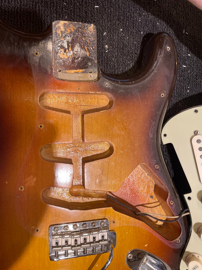 Fender Stratocaster Sunburst 1961 Electric Guitars / Solid Body