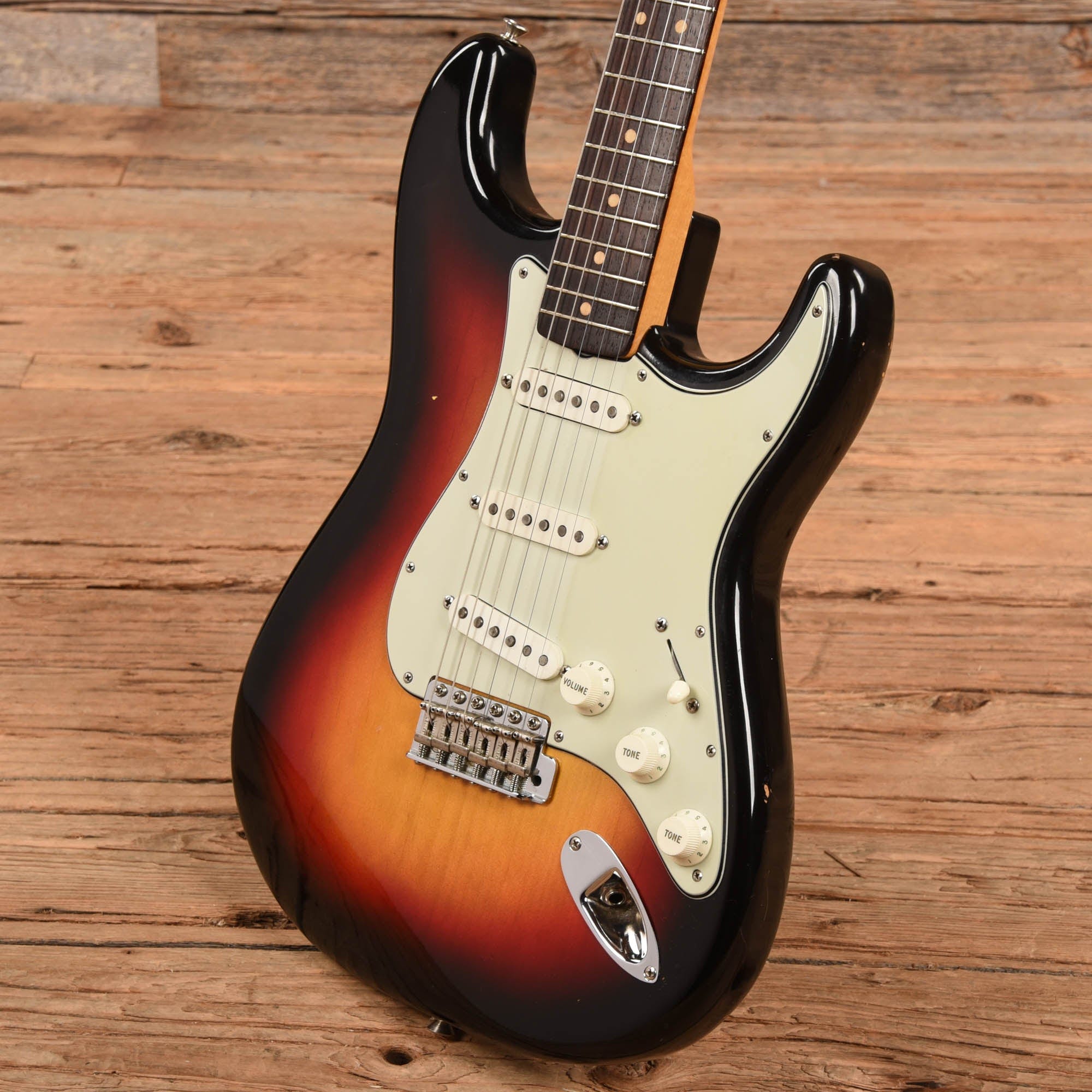 Fender Stratocaster Sunburst 1963 Chicago Music Exchange Fender Stratocaster Sunburst 1963 Chicago Music Exchange