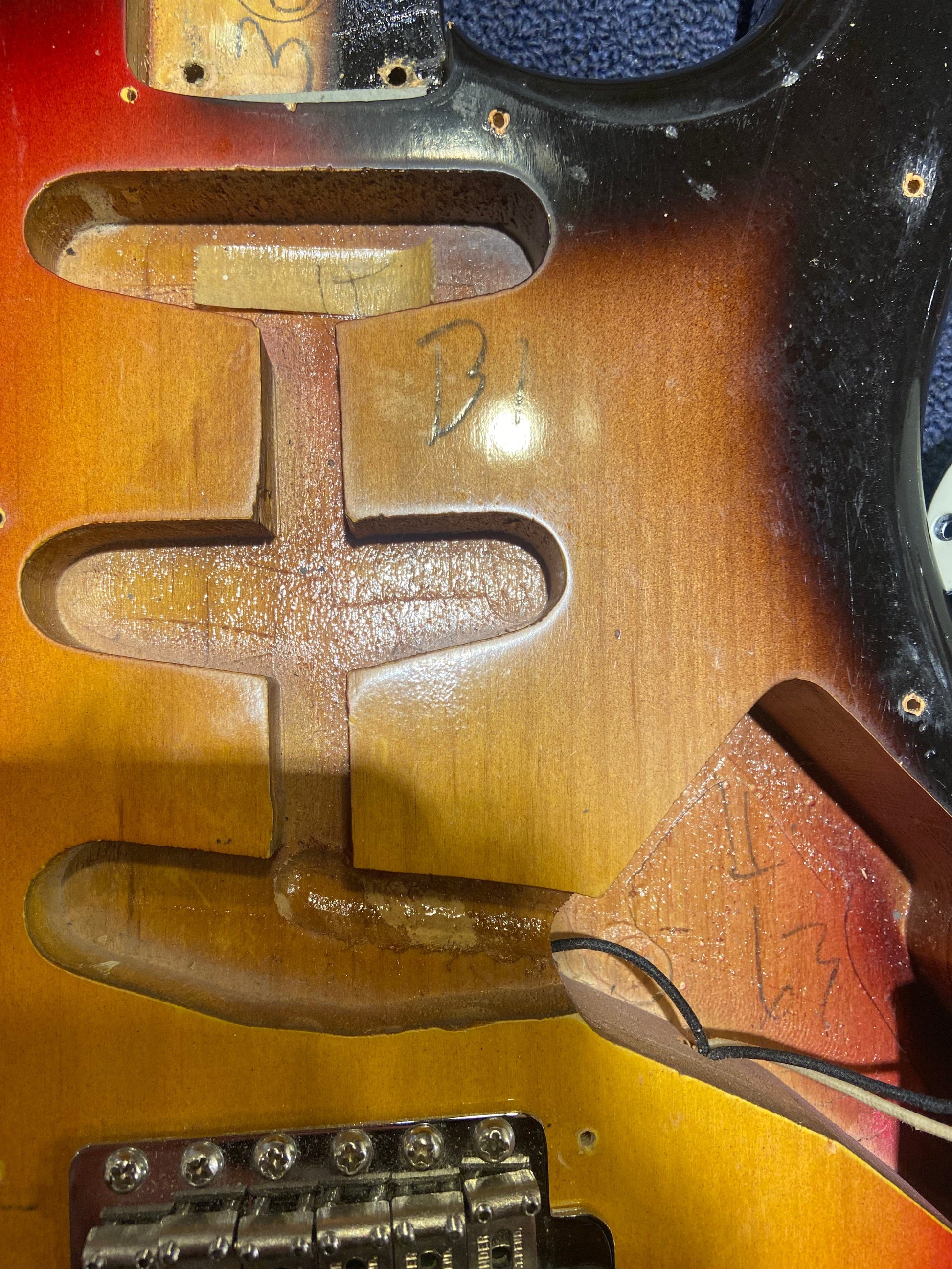 Fender Stratocaster Sunburst 1963 Electric Guitars / Solid Body