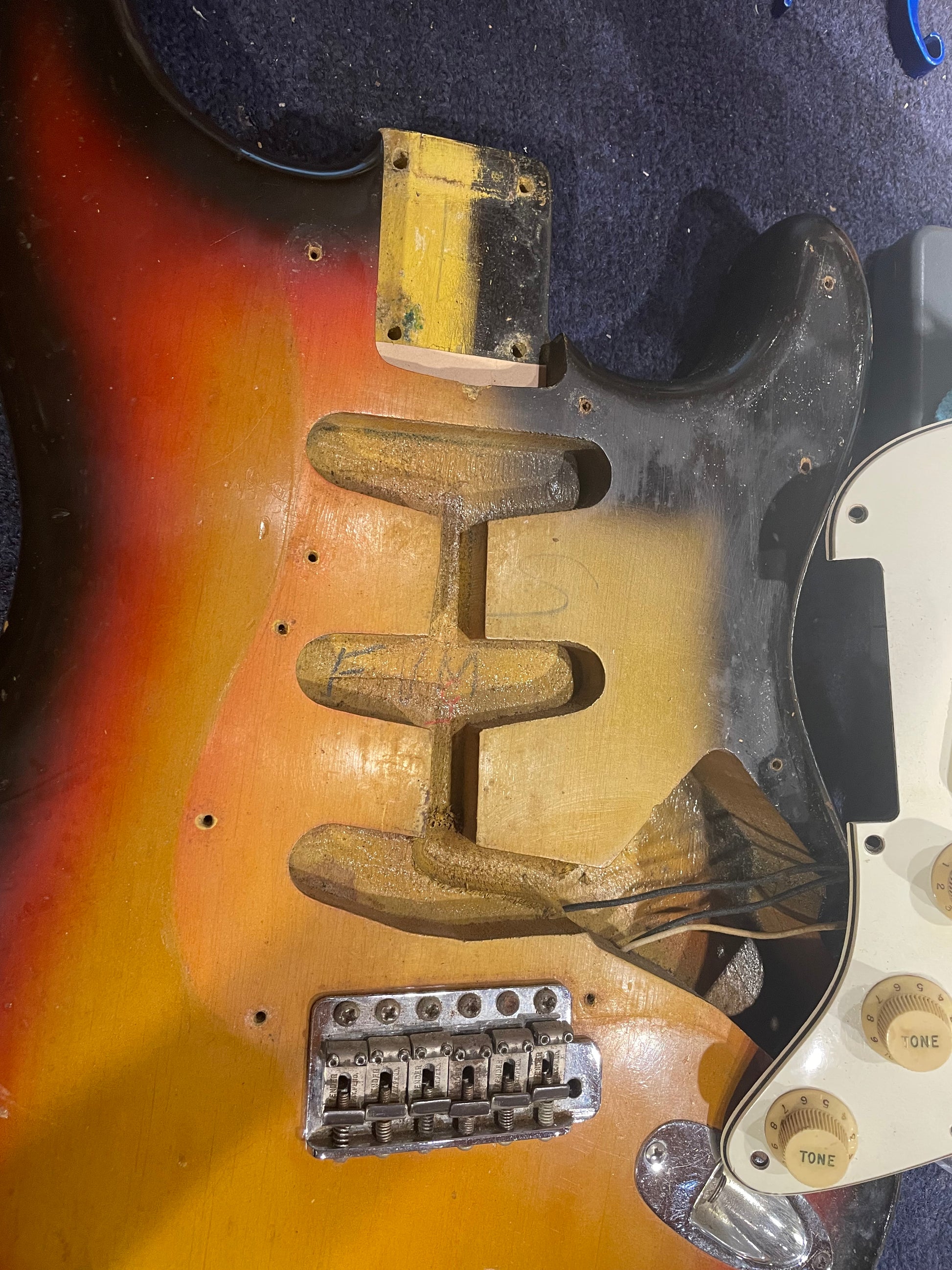 Fender Stratocaster Sunburst 1965 Electric Guitars / Solid Body