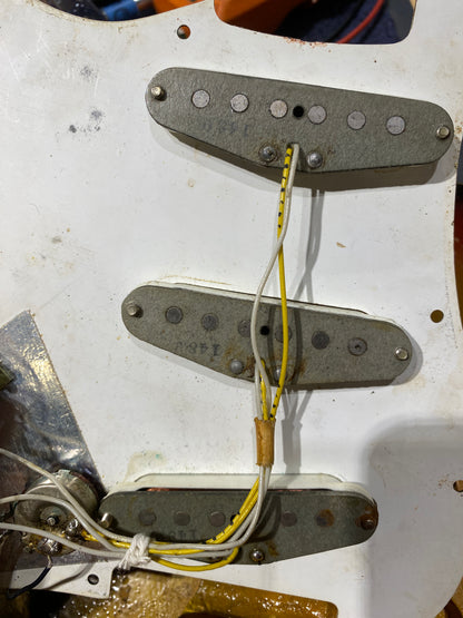 Fender Stratocaster Sunburst 1969 Electric Guitars / Solid Body