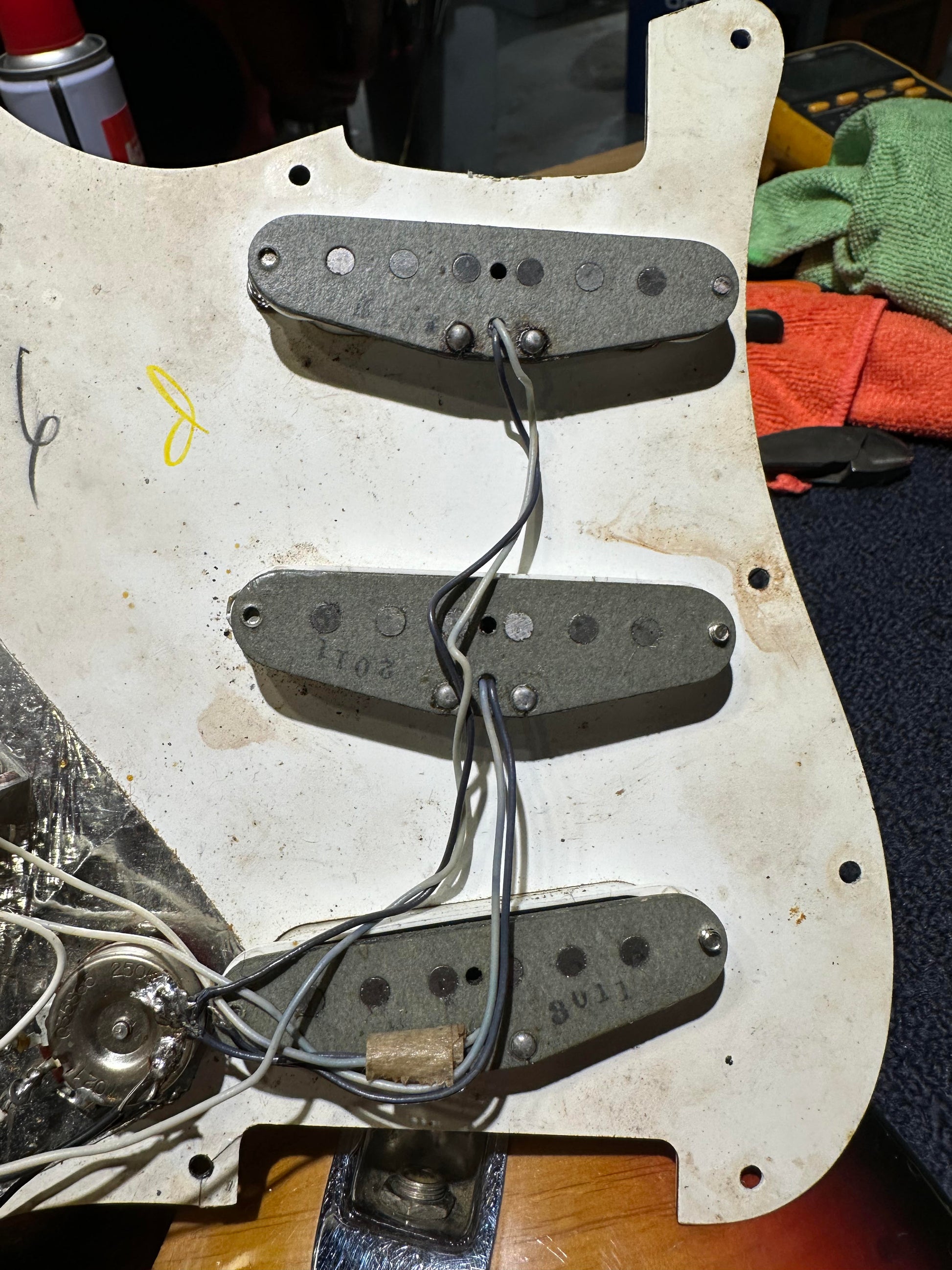 Fender Stratocaster Sunburst 1970 Electric Guitars / Solid Body