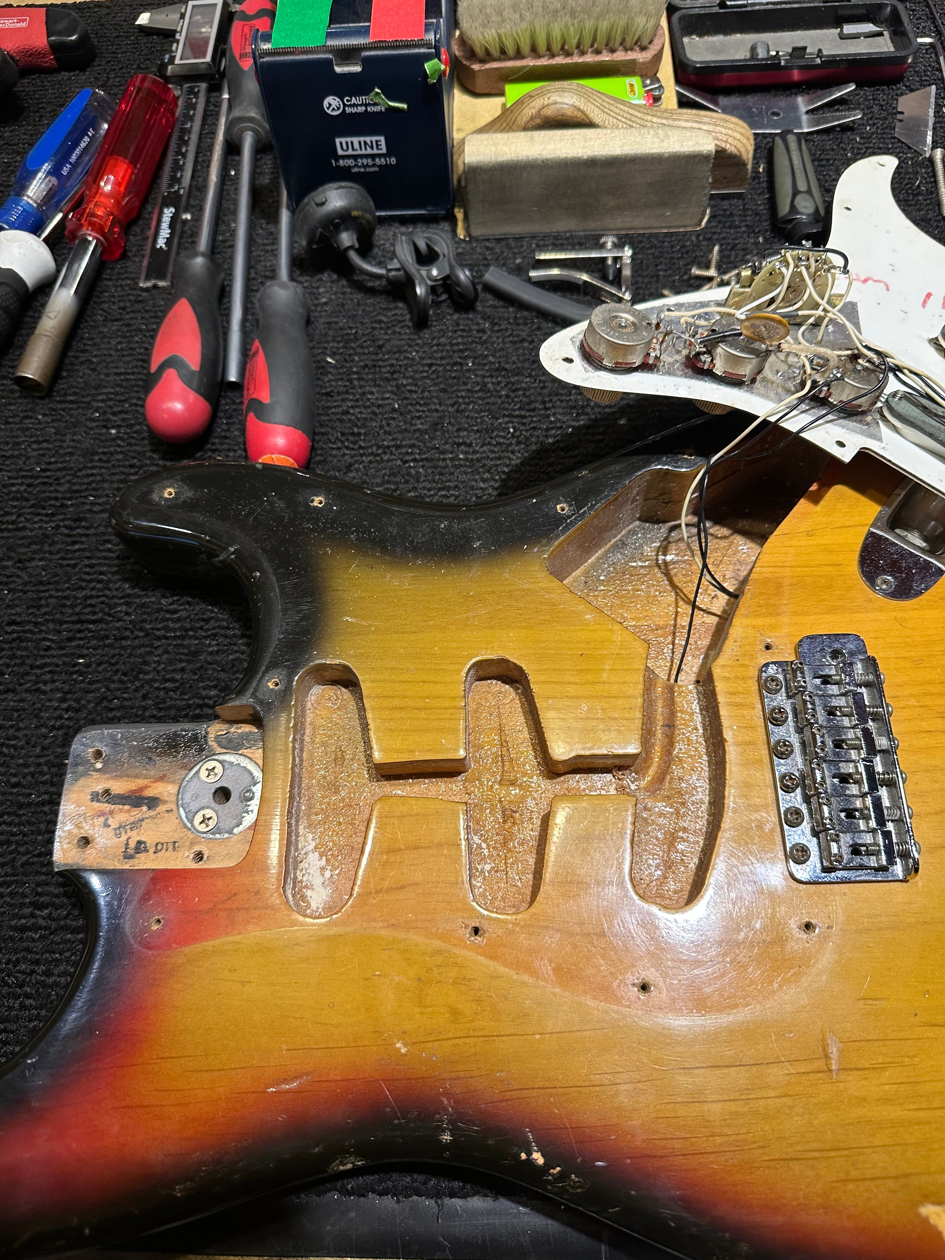 Fender Stratocaster Sunburst 1973 Electric Guitars / Solid Body