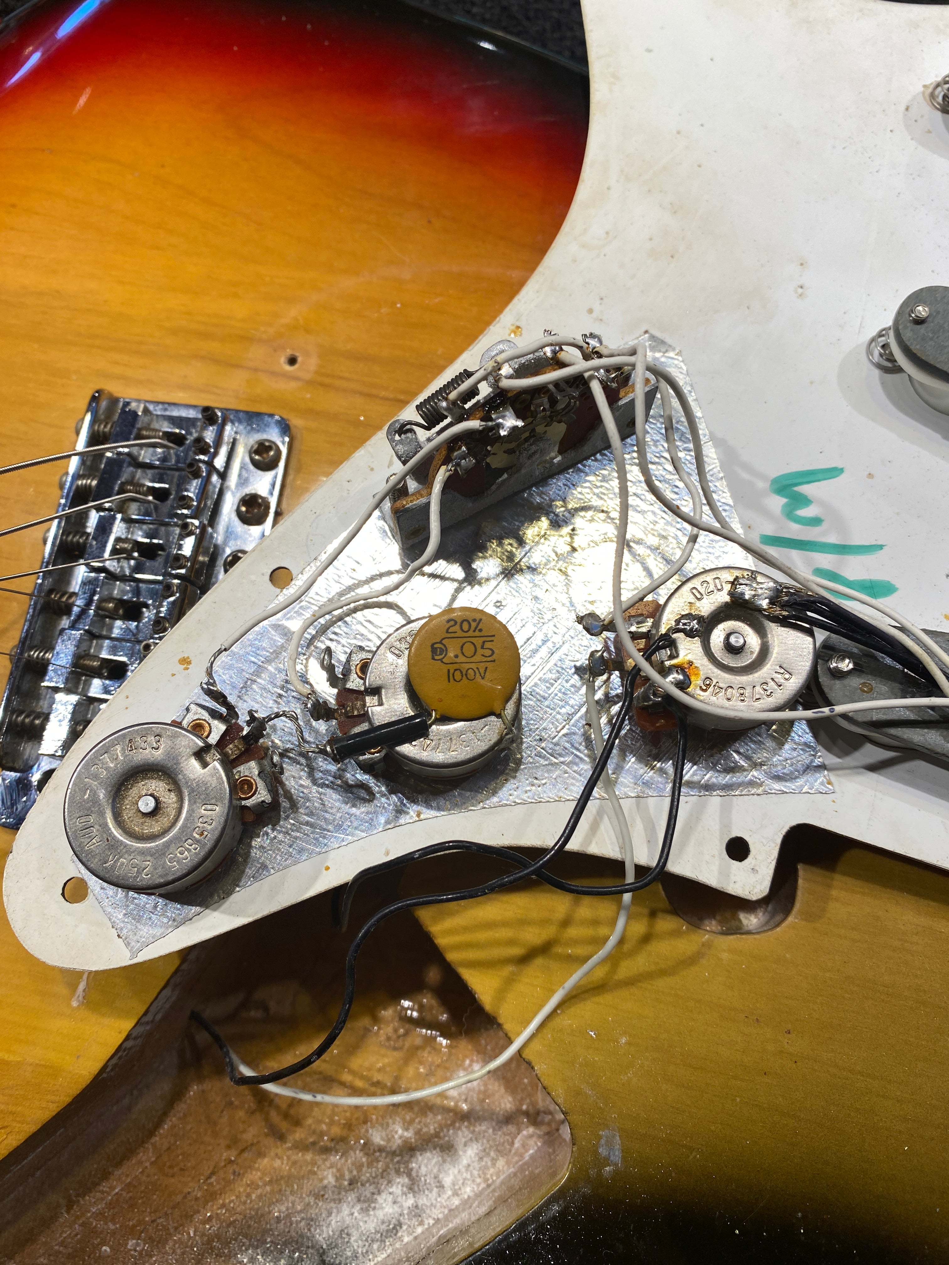 Fender Stratocaster Sunburst 1974 Electric Guitars / Solid Body