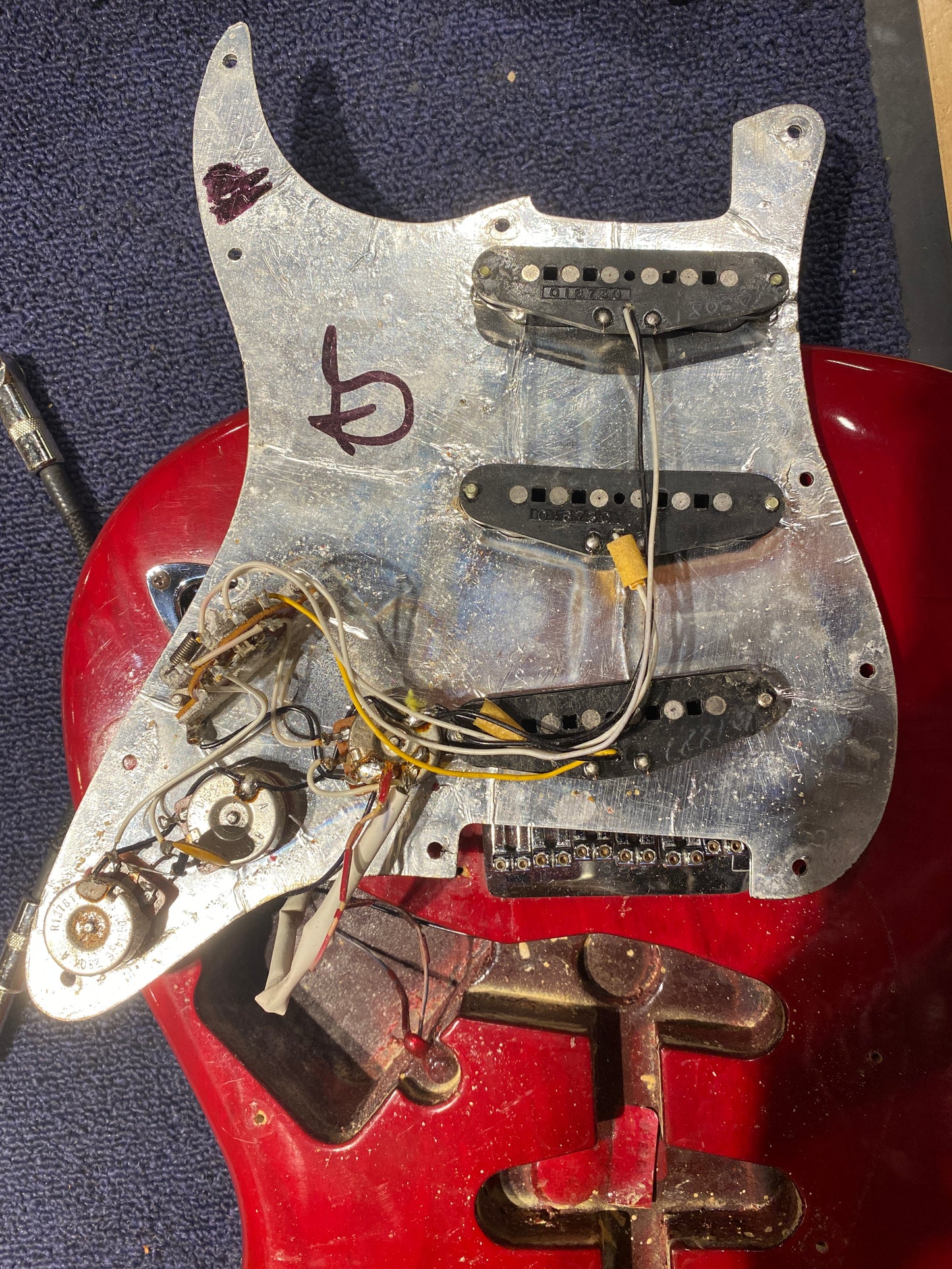 Fender Stratocaster Transparent Red 1981 Electric Guitars / Solid Body