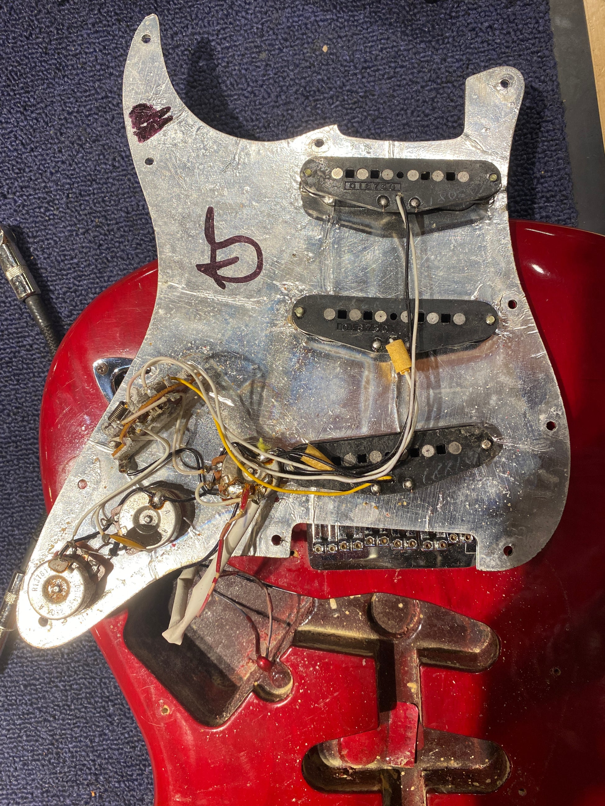 Fender Stratocaster Transparent Red 1981 Electric Guitars / Solid Body