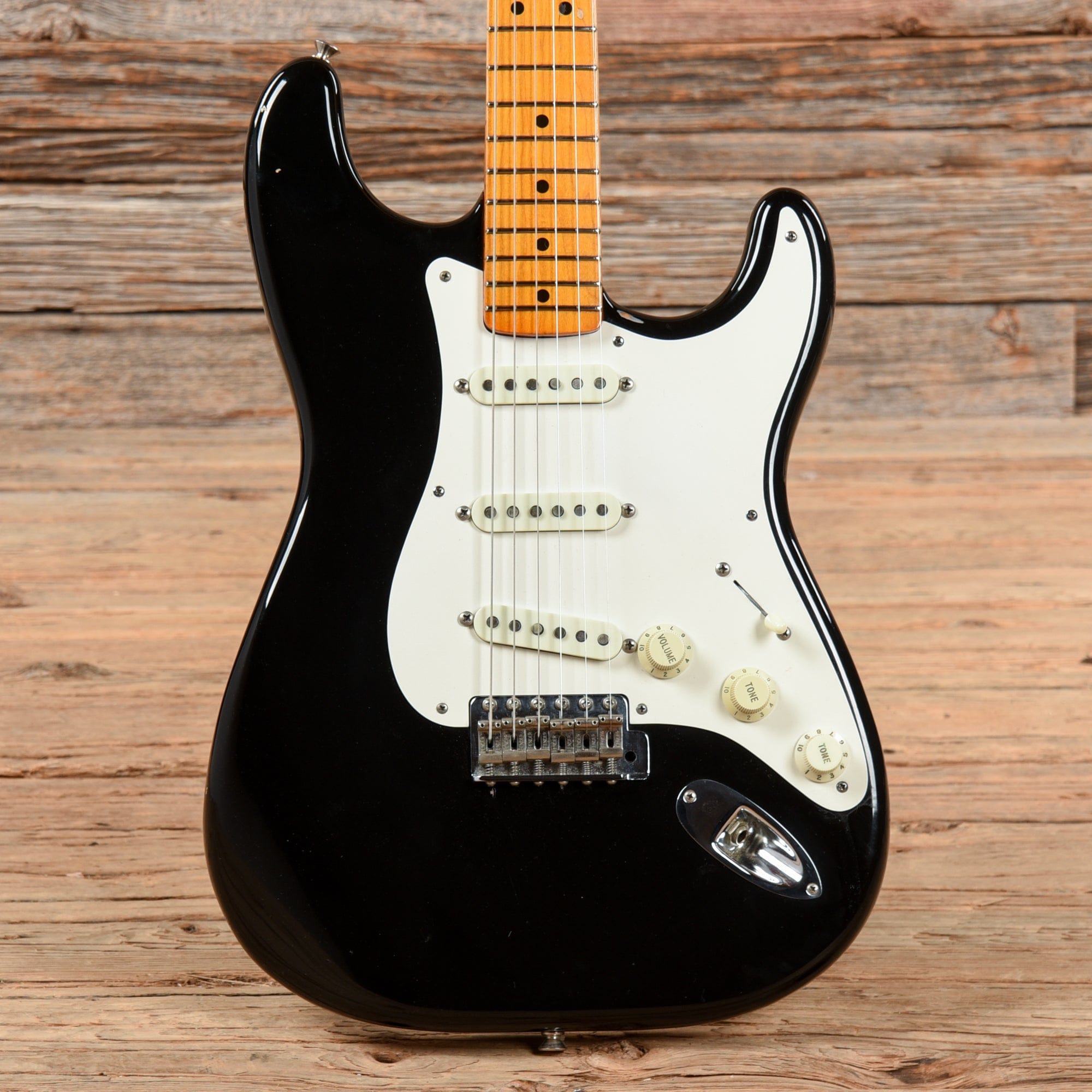Fender Stratocaster Vintage Re-Issue Black 1984 – Chicago Music