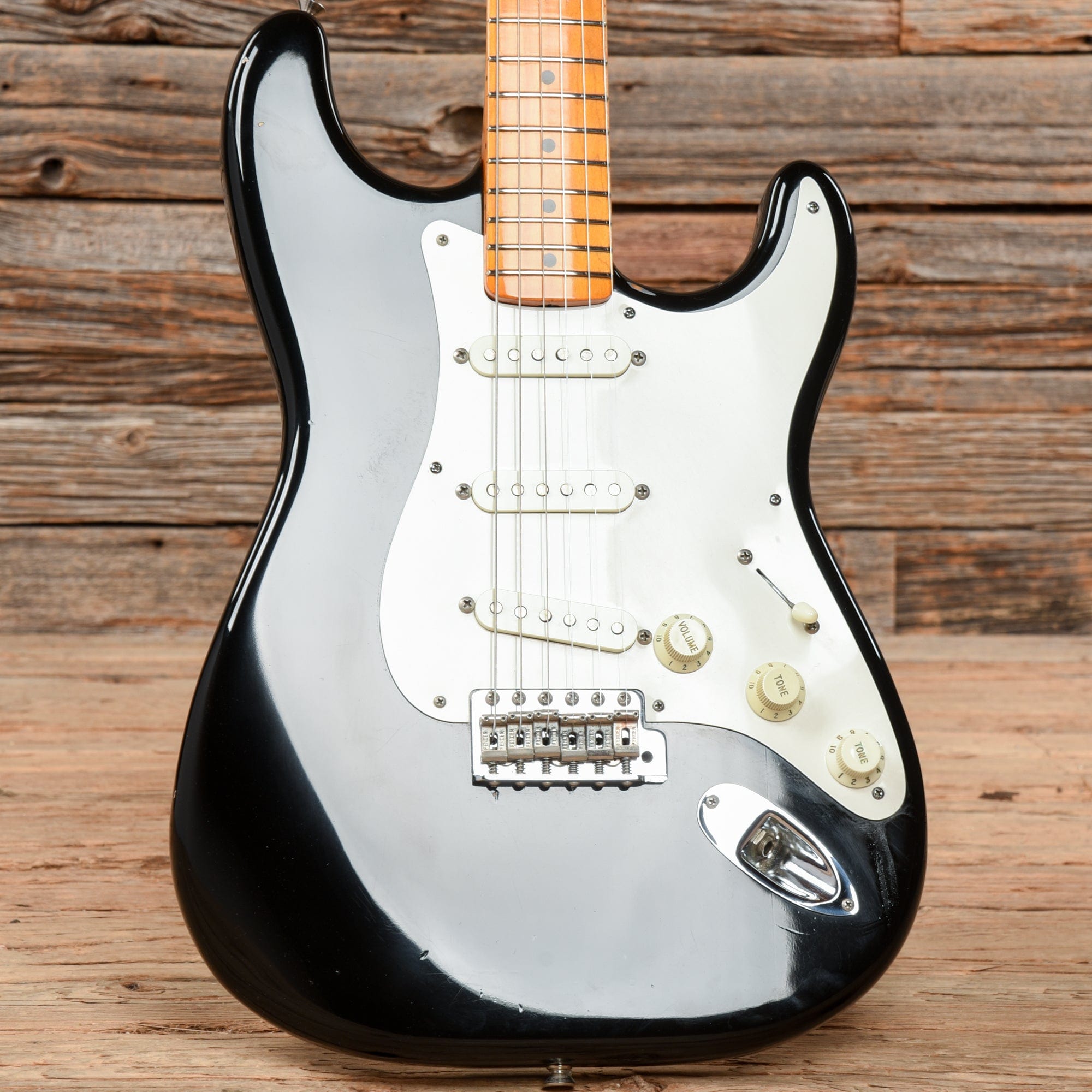 ギター Component RelicVintageC.A.R Stratocaster Fender Stratocaster Vintage Re-Issue Black 1984 – Chicago