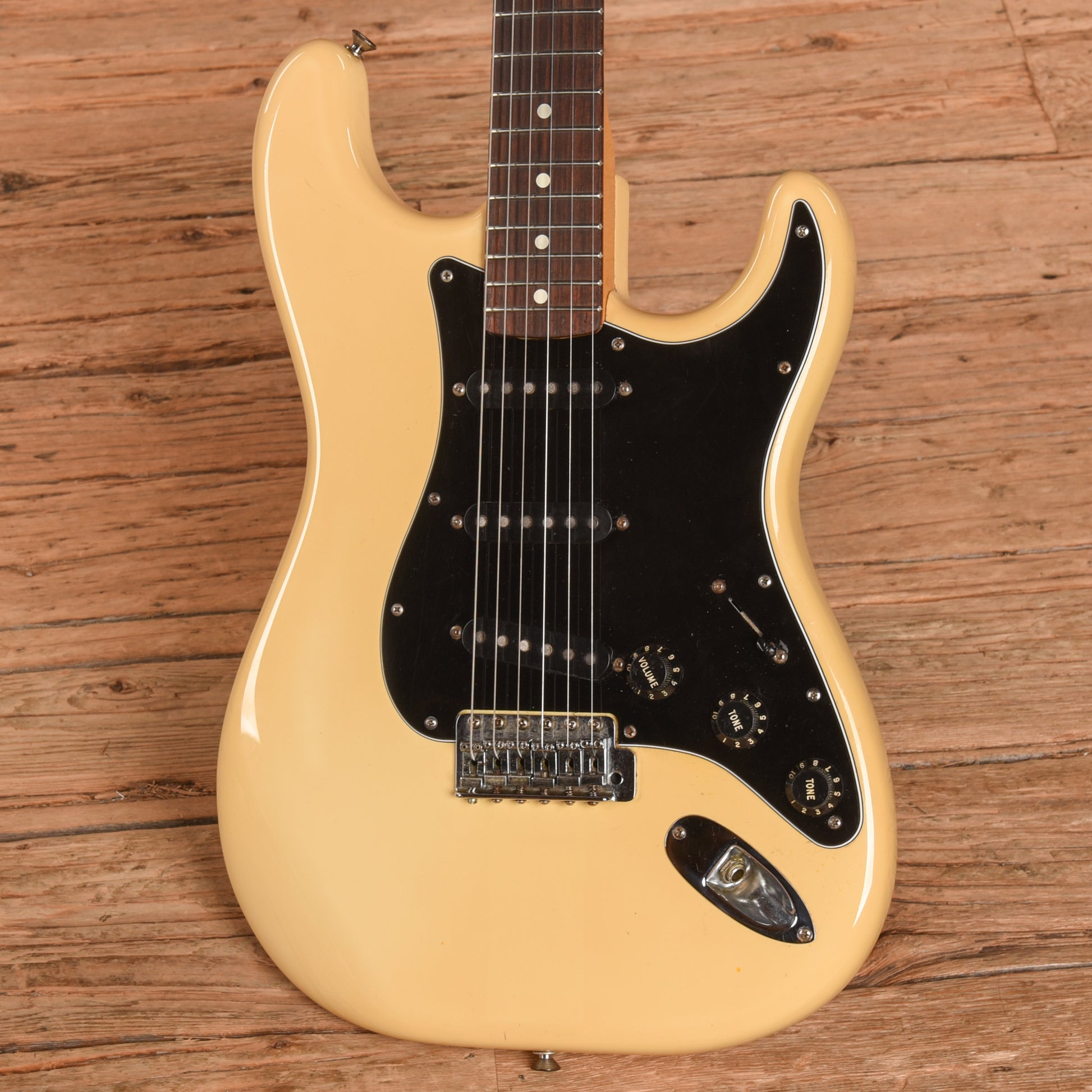 Fender Stratocaster White 1982 Electric Guitars / Solid Body