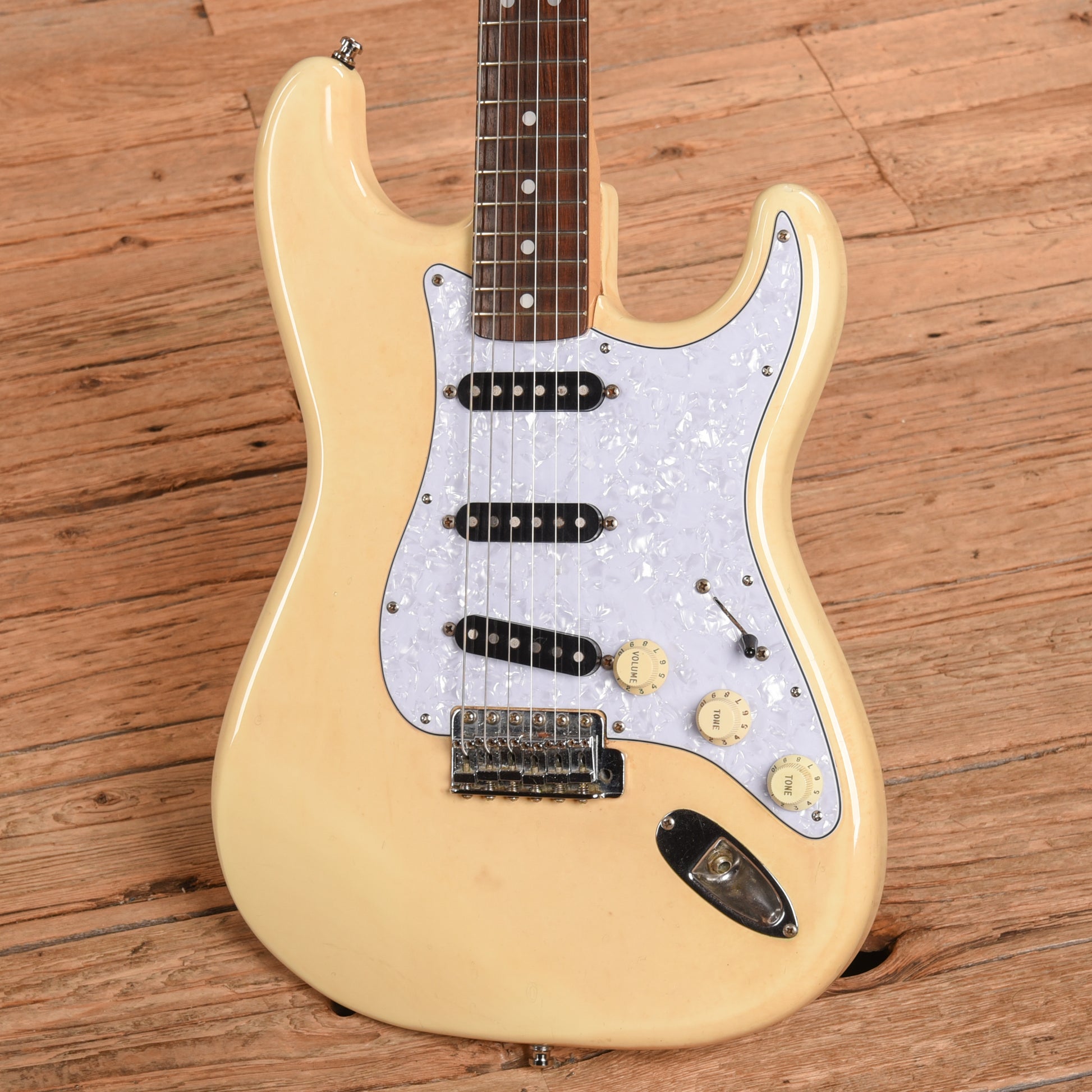 Fender Stratocaster White Electric Guitars / Solid Body