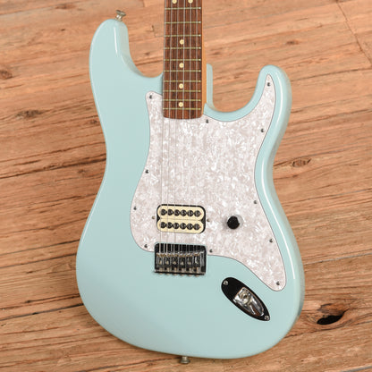 Fender Tom Delonge Stratocaster Daphne Blue 2001 Electric Guitars / Solid Body