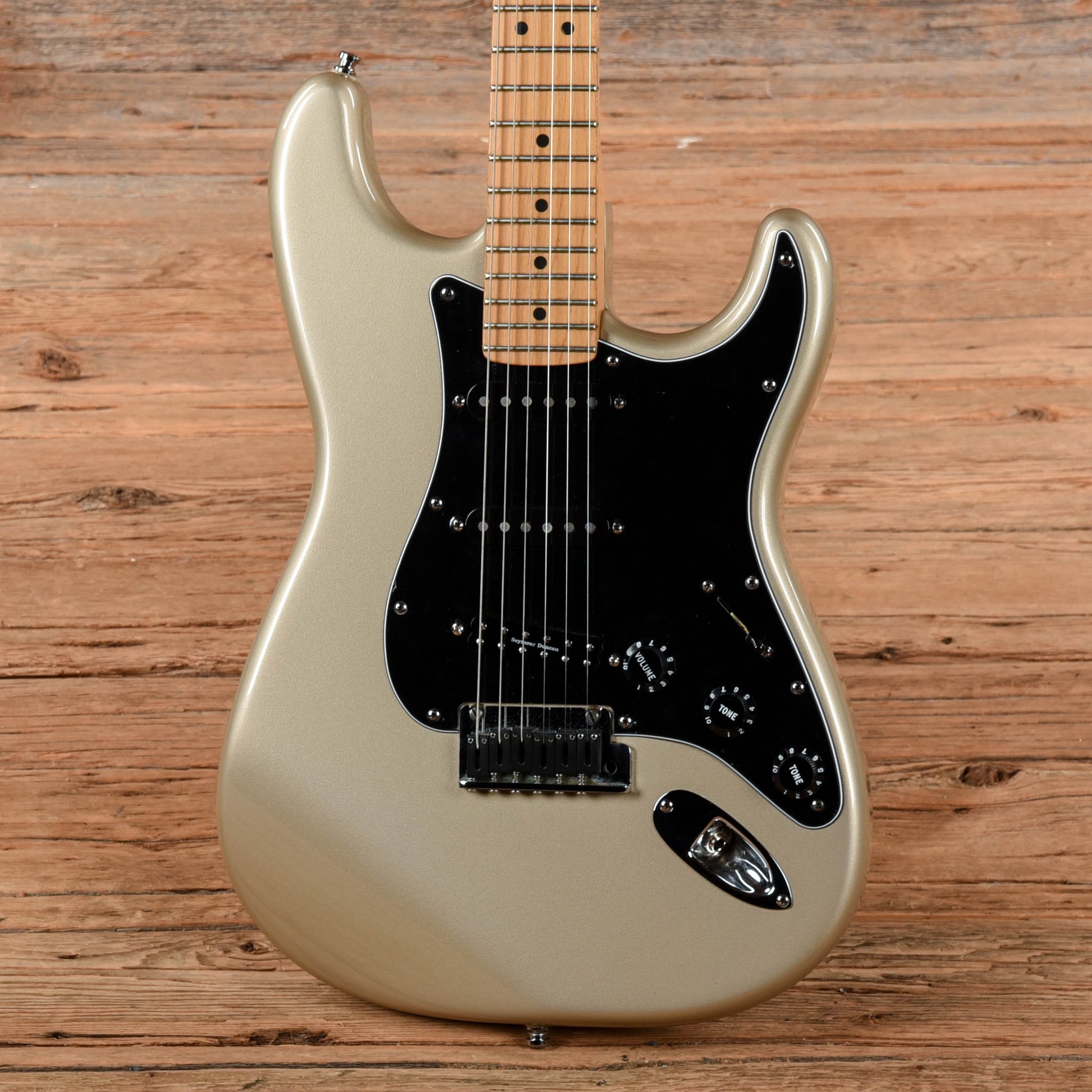 Fender U.S. Lone Star Stratocaster Shoreline Gold 1999 Electric Guitars / Solid Body
