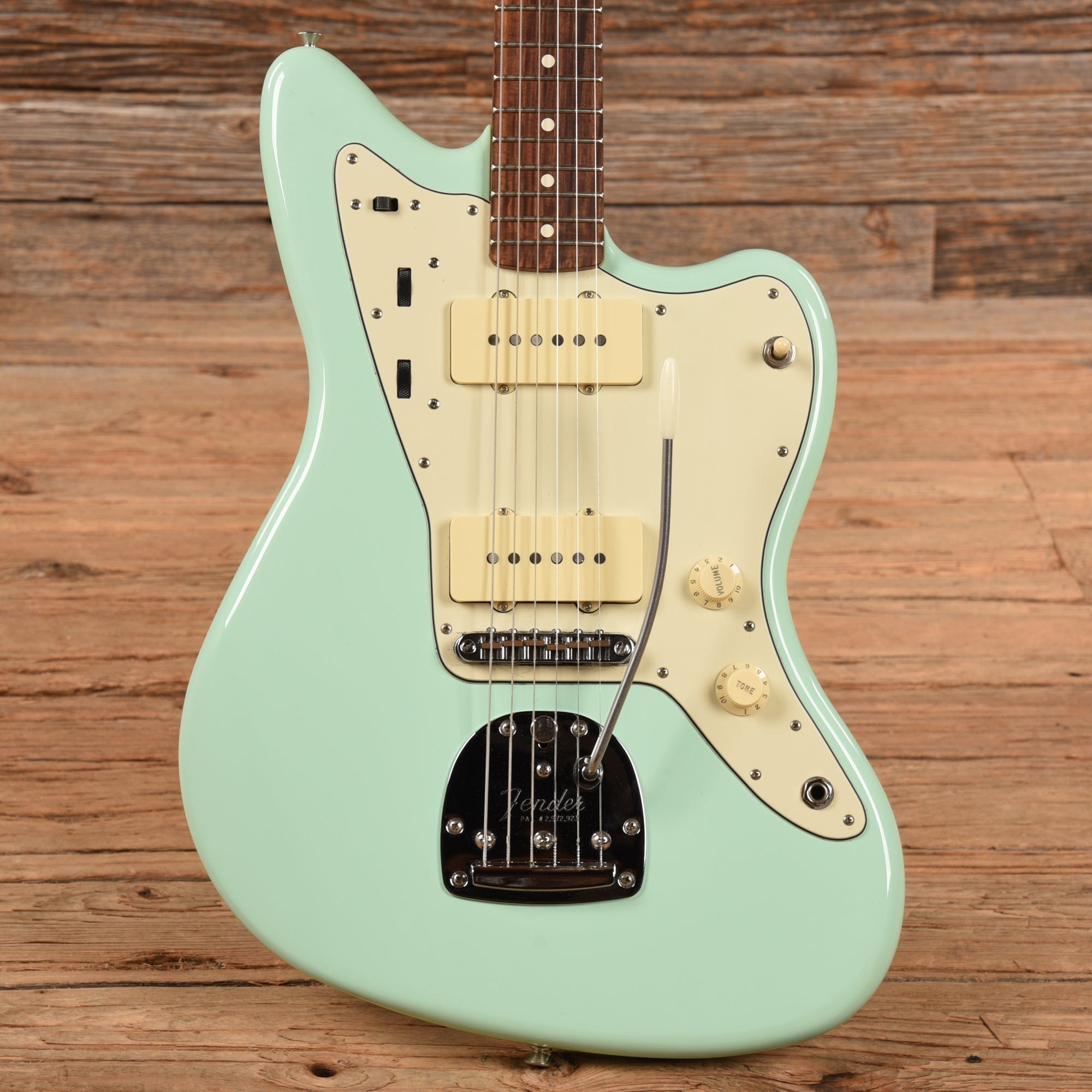Fender Vintera '60s Jazzmaster Modified Surf Green 2019 – Chicago Fender Vintera '60s Jazzmaster Modified Surf Green 2019 – Chicago