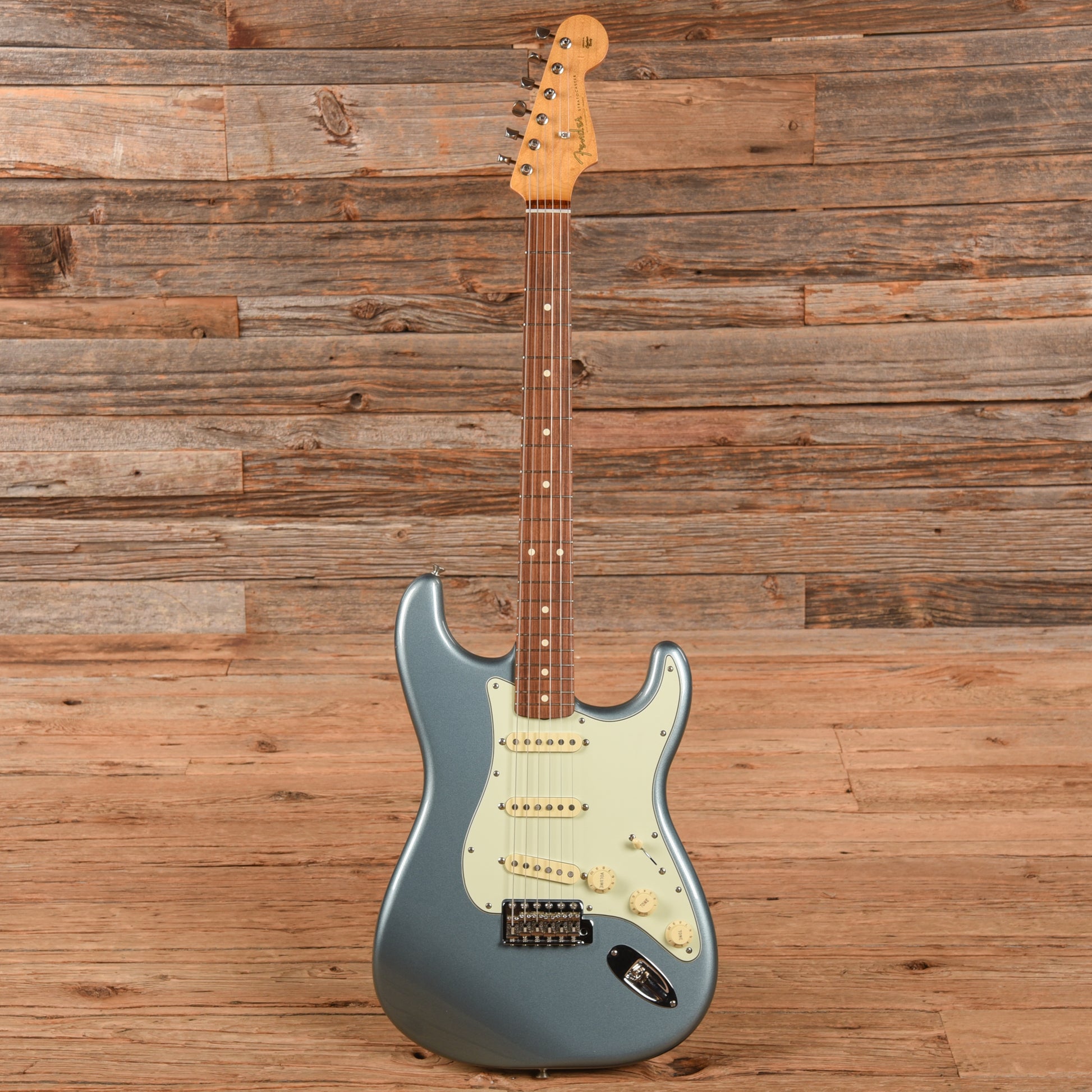 Fender Vintera 60s Straocaster Ice Blue Metallic 2019 Electric Guitars / Solid Body