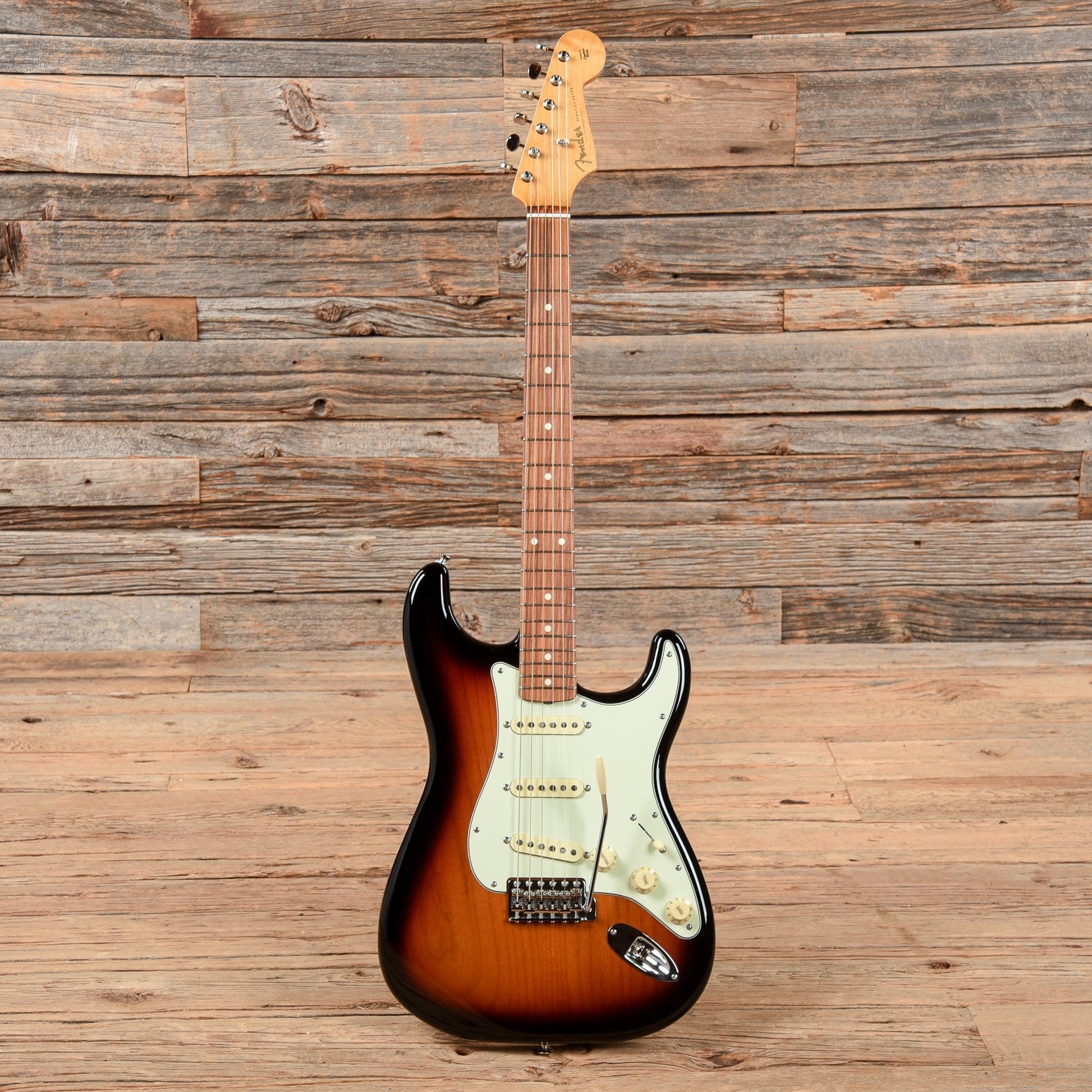 Fender Vintera '60s Stratocaster Sunburst 2020 Electric Guitars / Solid Body