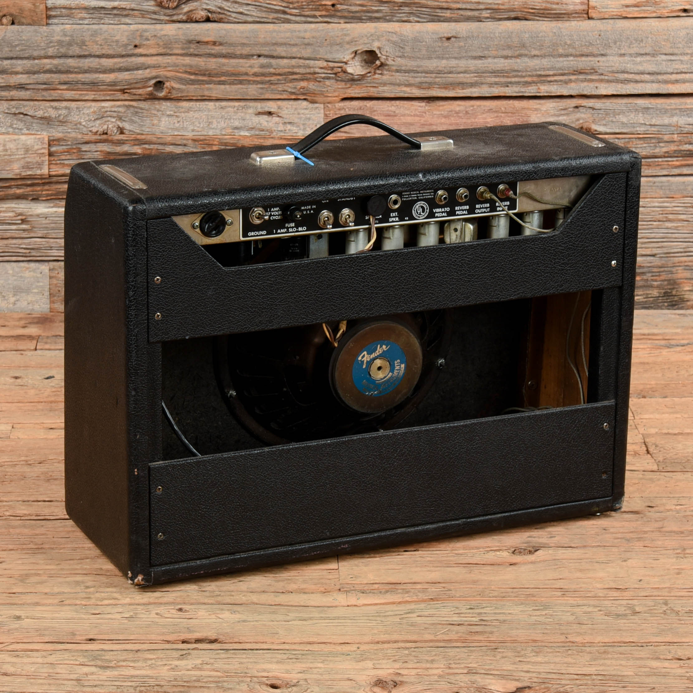 Fender Deluxe Reverb 2-Channel 22-Watt 1x12