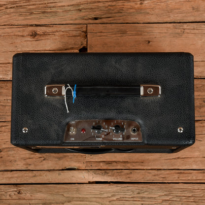 Fender Pro Junior 15-Watt 1x10" GuitarCombo