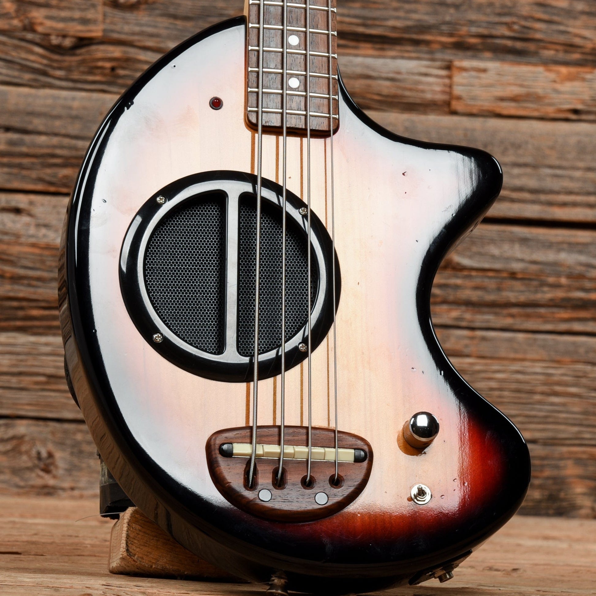 Fernandes Nomad Bass Sunburst Bass Guitars / 4-String