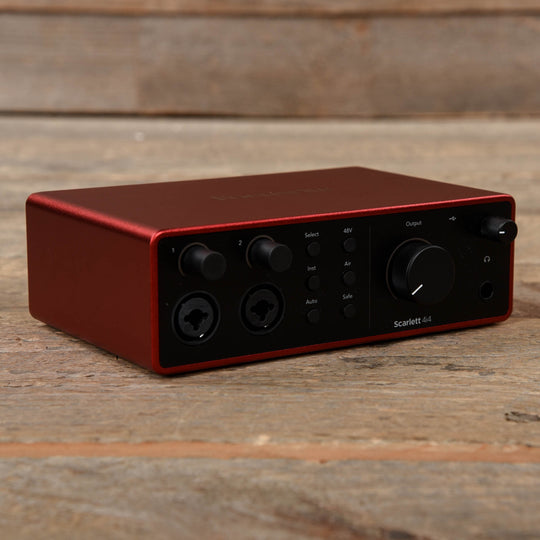 Focusrite Scarlett 4i4 4th Gen USB 4x4 Audio Interface Pro Audio / Interfaces