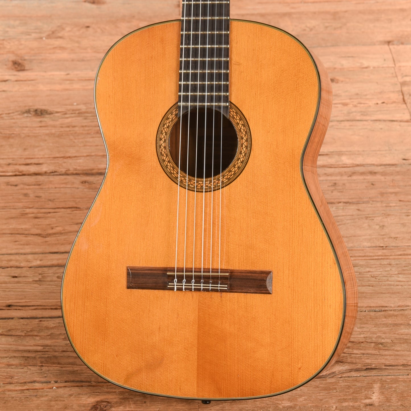Framus Valencia Natural Acoustic Guitars