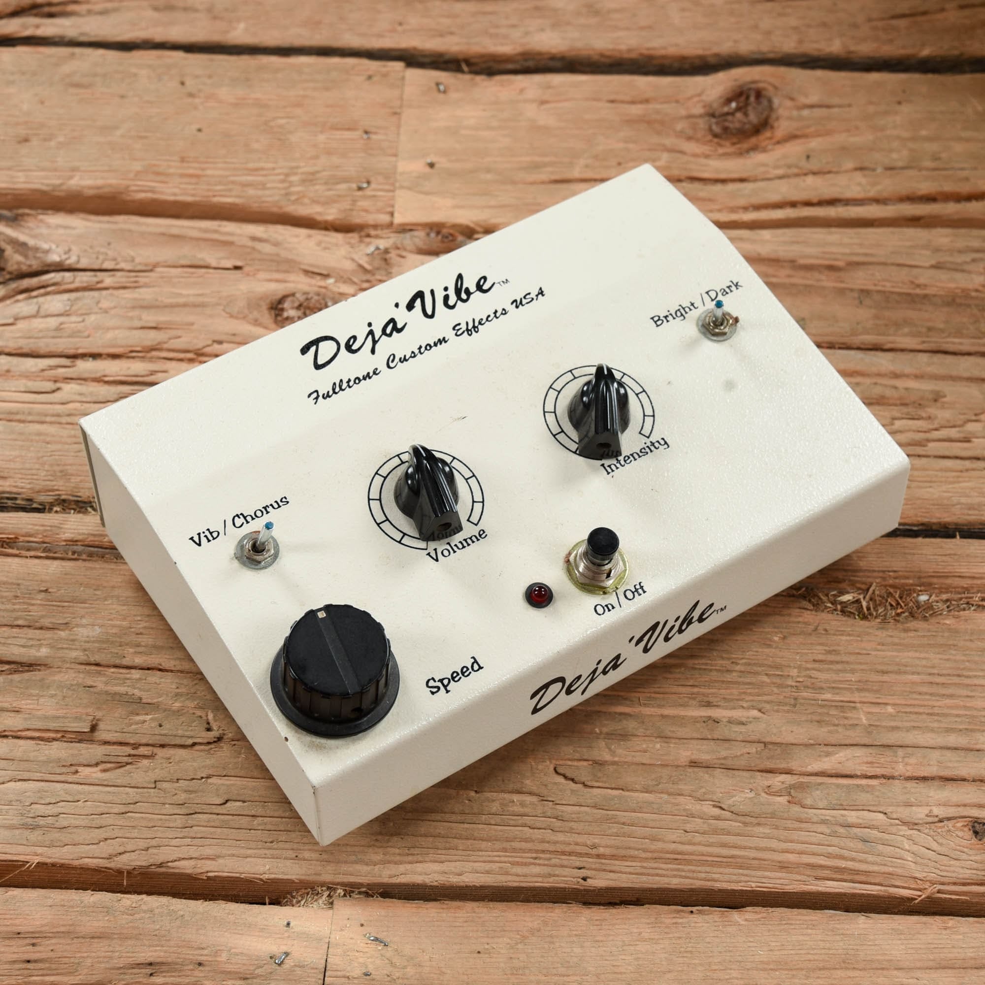 Fulltone Deja Vibe Effects and Pedals / Chorus and Vibrato