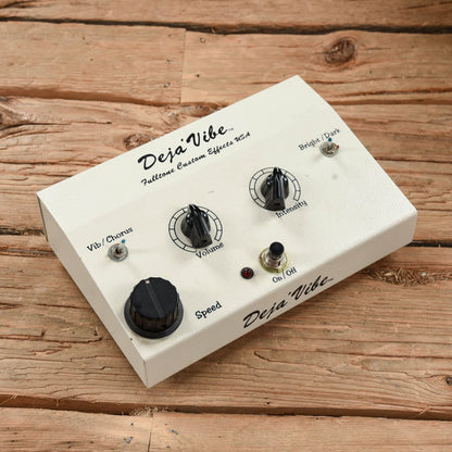 Fulltone Deja Vibe Effects and Pedals / Chorus and Vibrato