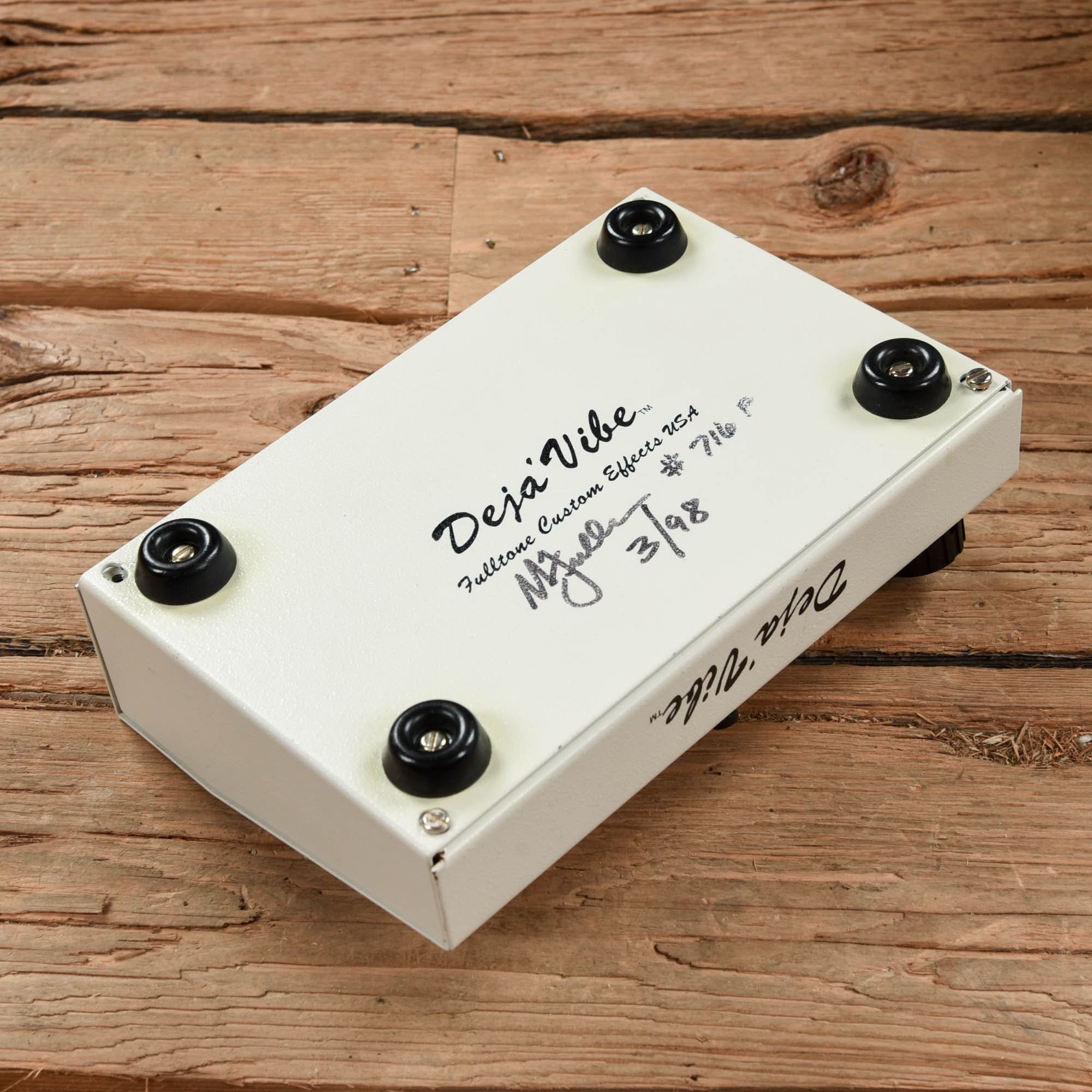 Fulltone Deja Vibe Effects and Pedals / Chorus and Vibrato