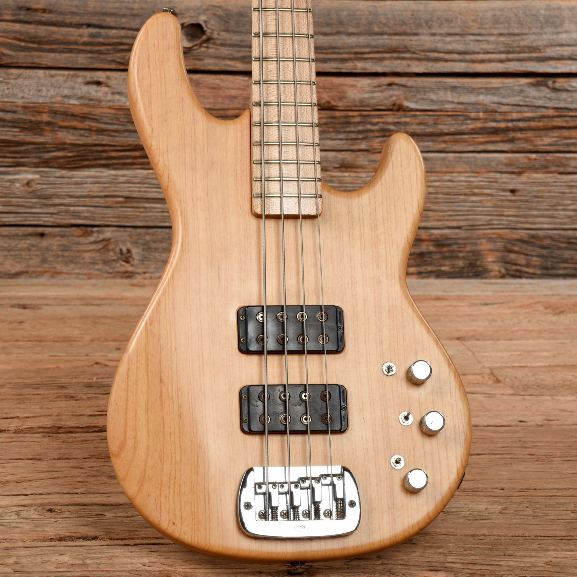 G&L L-2000 Bass Natural 1997 – Chicago Music Exchange