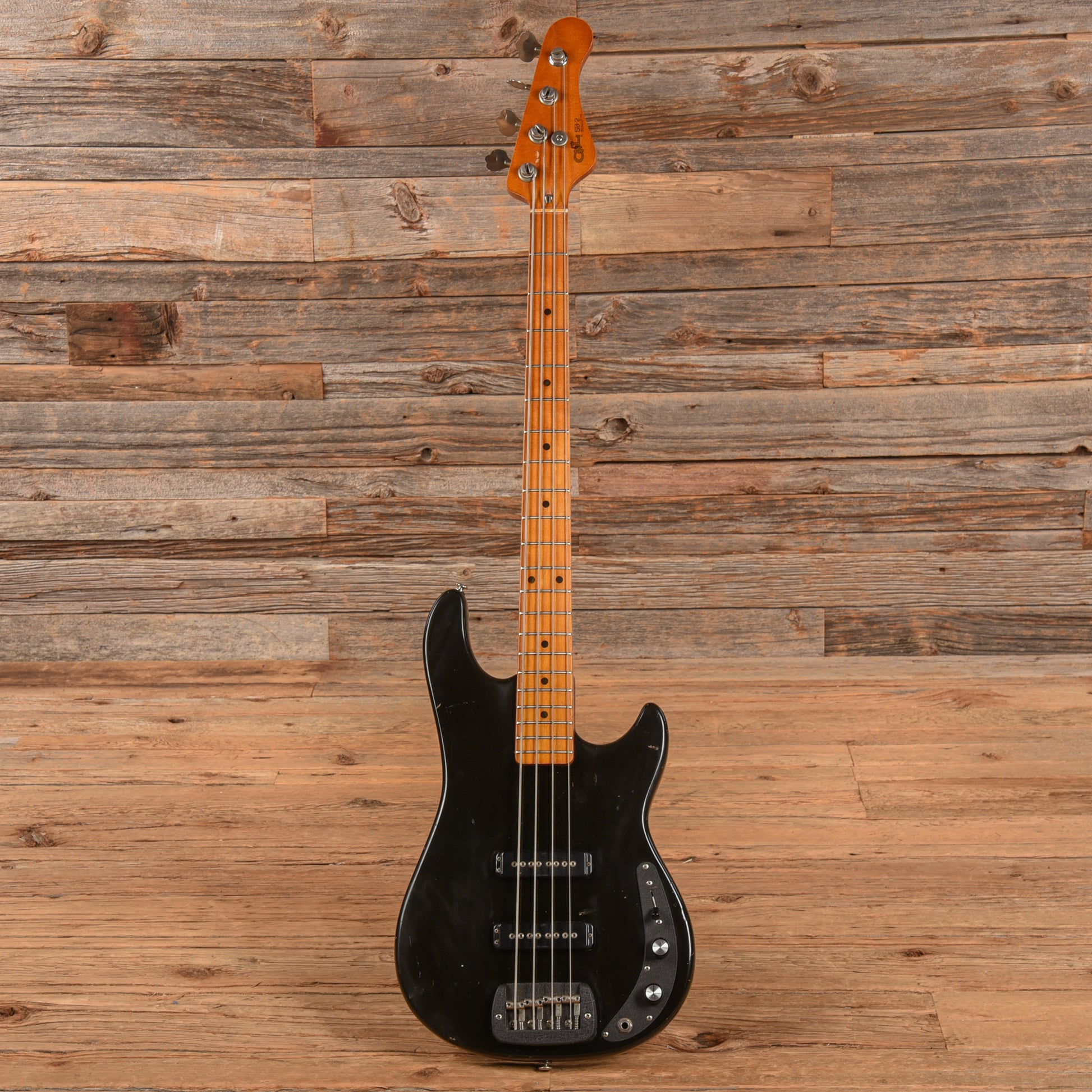 G&L SB-2 Black 1984 Bass Guitars / 4-String
