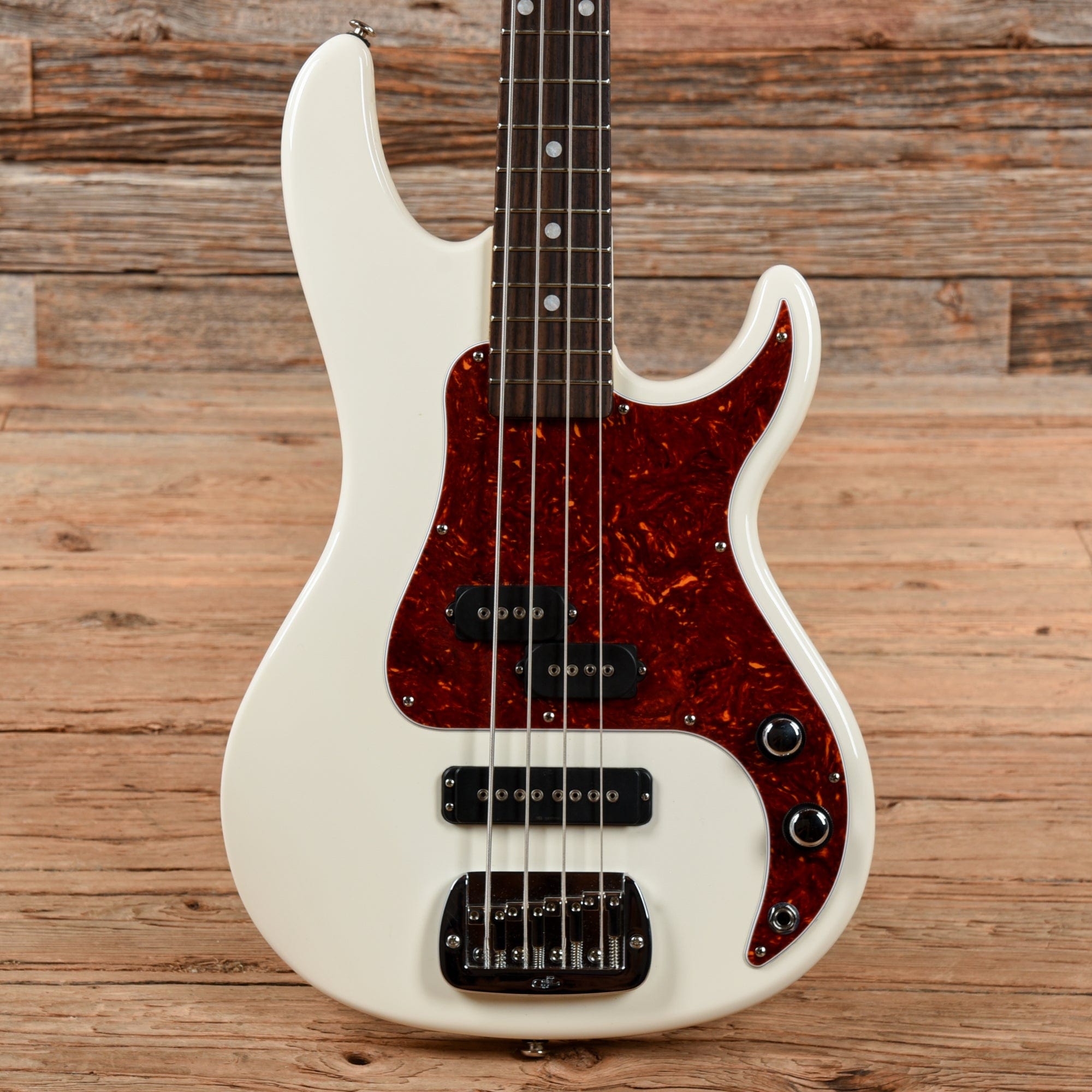 G&L SB-2 Fullerton Deluxe White 2021 Bass Guitars / 4-String