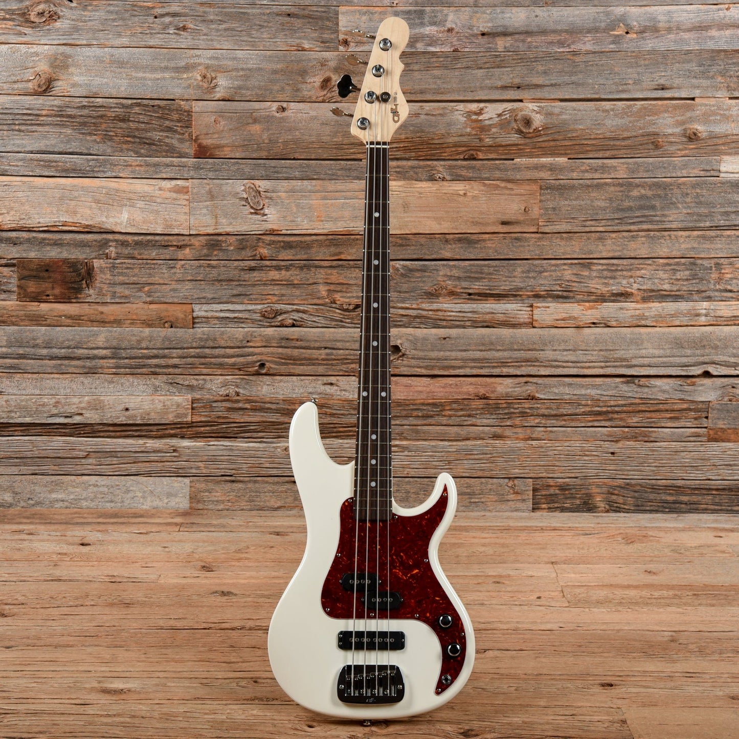 G&L SB-2 Fullerton Deluxe White 2021 Bass Guitars / 4-String