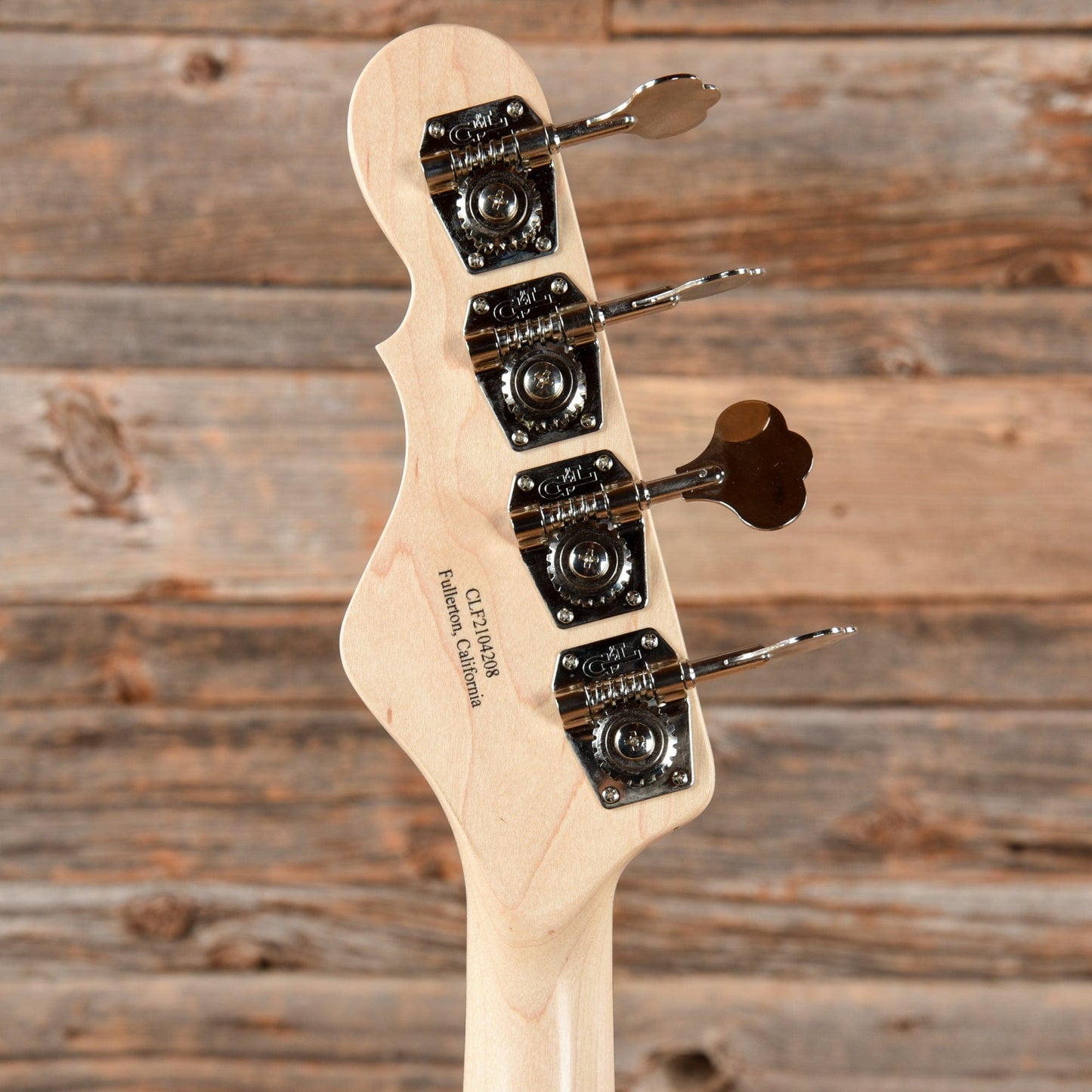 G&L SB-2 Fullerton Deluxe White 2021 Bass Guitars / 4-String