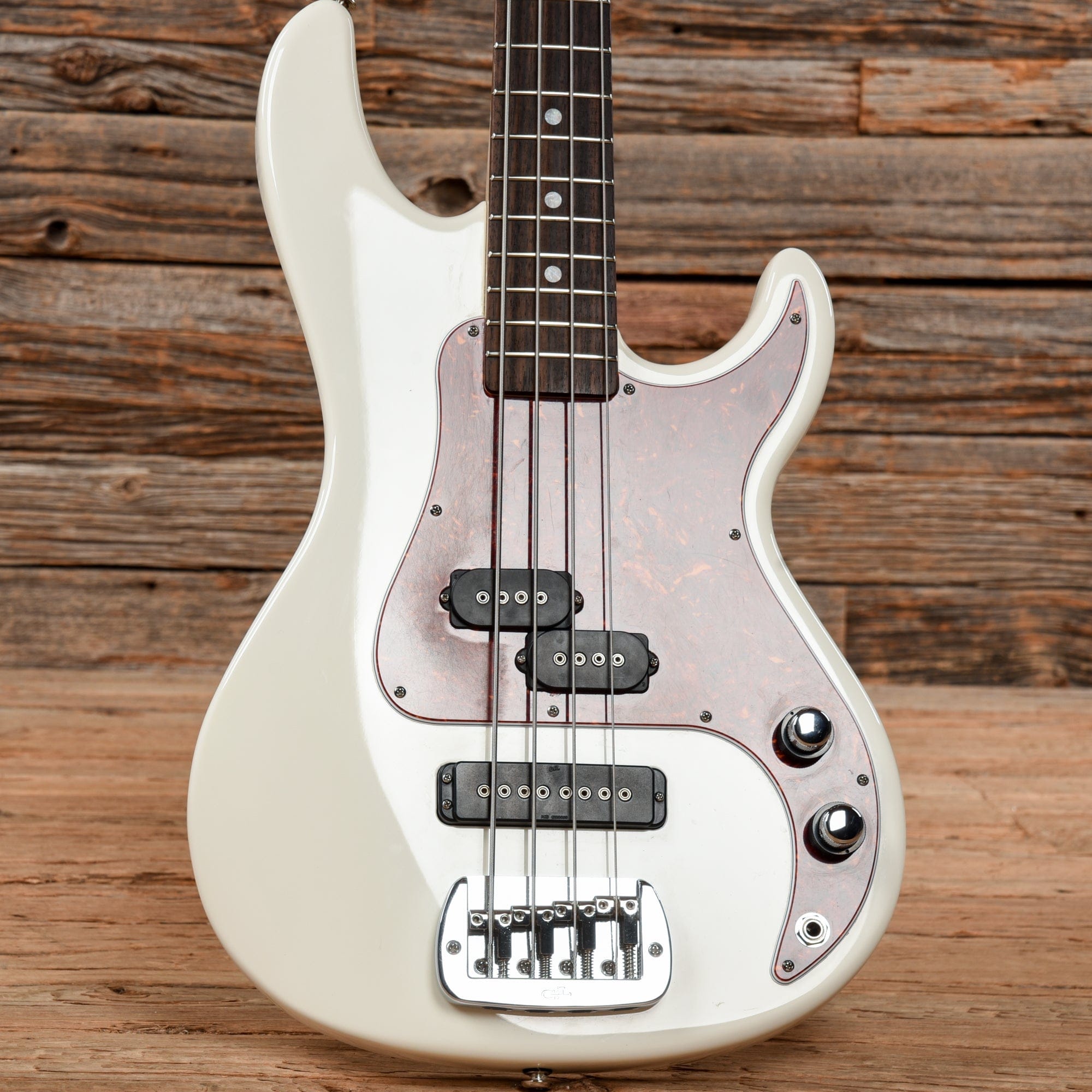 G&L SB-2 Fullerton Deluxe White 2021 Bass Guitars / 4-String