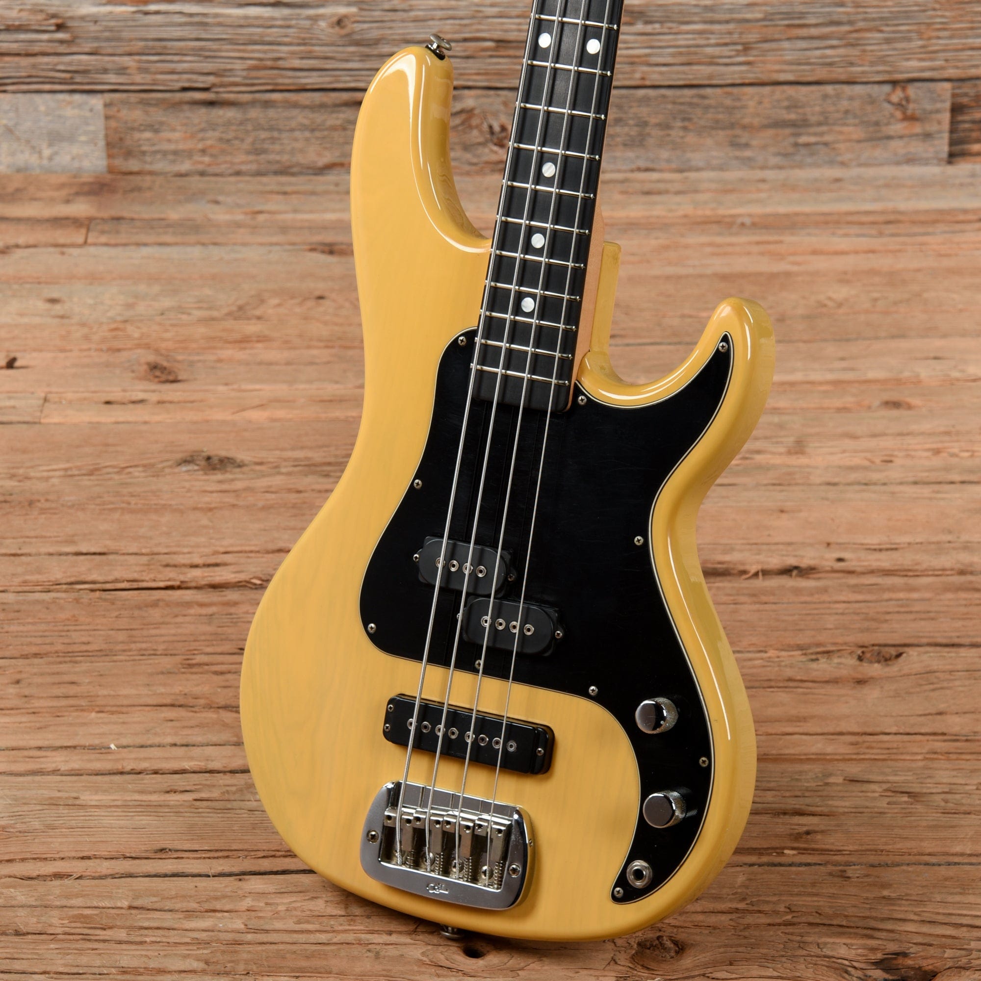 G&L USA SB-2 Yellow 2000 Bass Guitars / 4-String
