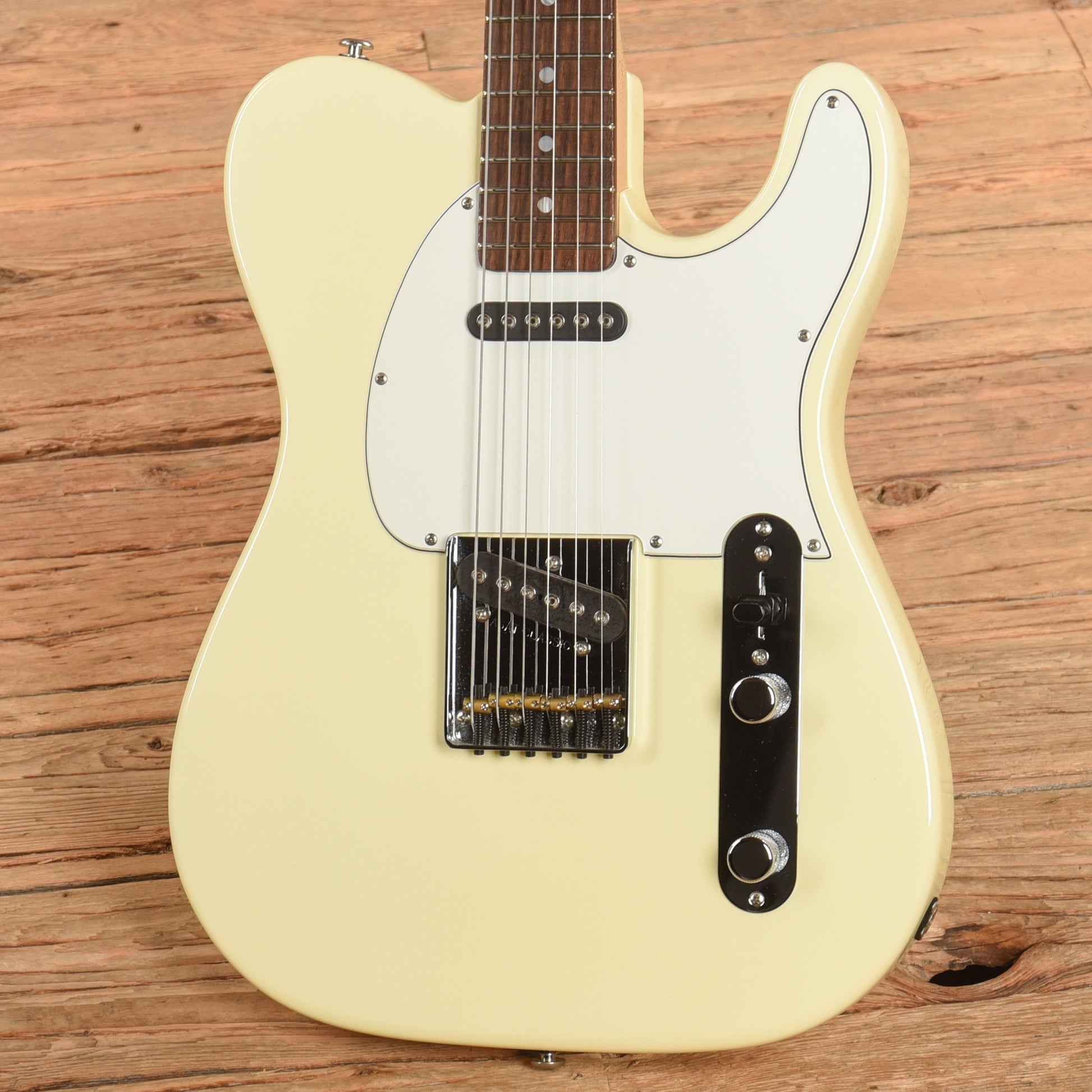 G&L ASAT Classic White Electric Guitars / Solid Body