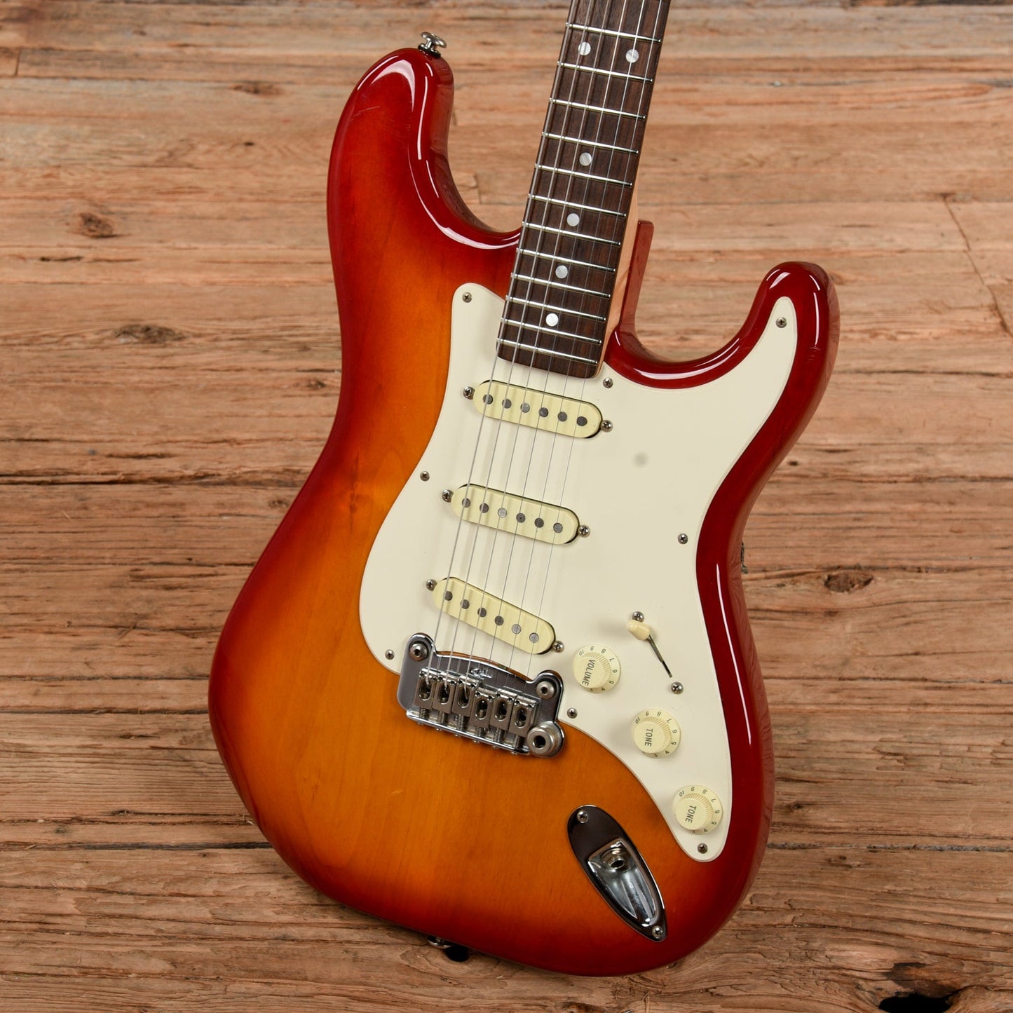 G&L Legacy Sunburst 1996 Electric Guitars / Solid Body