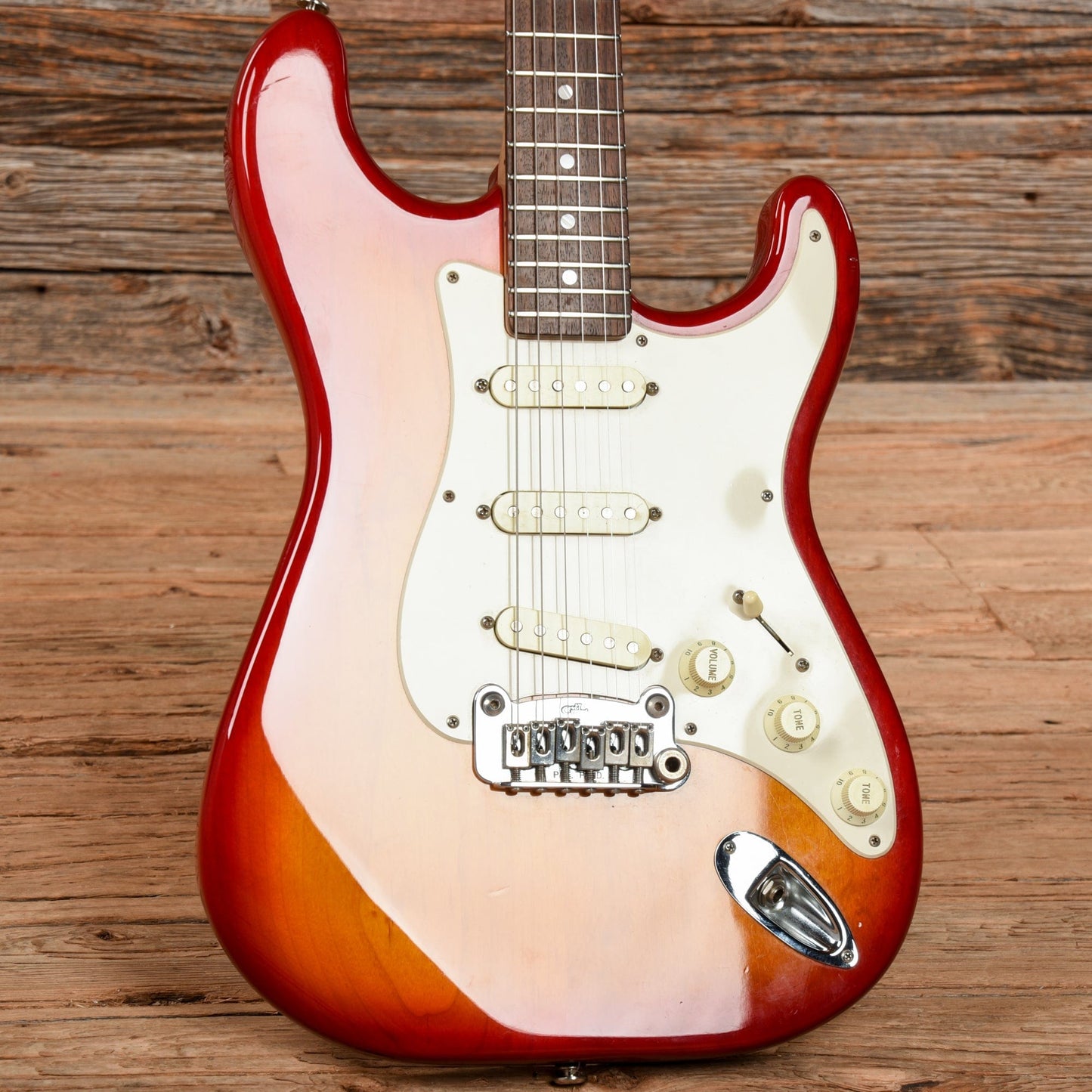 G&L Legacy Sunburst 1996 Electric Guitars / Solid Body