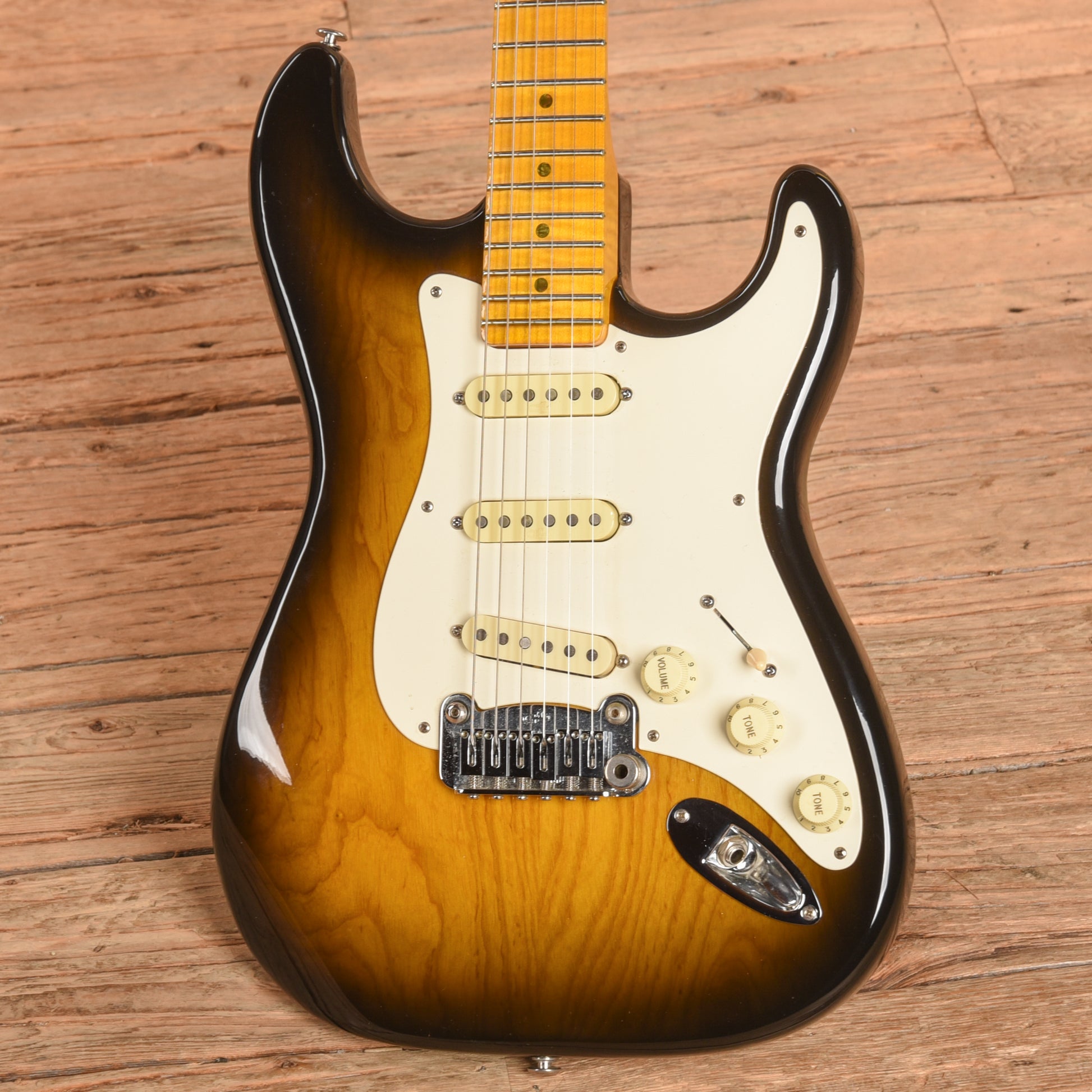 G&L USA Legacy Sunburrst 2011 Electric Guitars / Solid Body