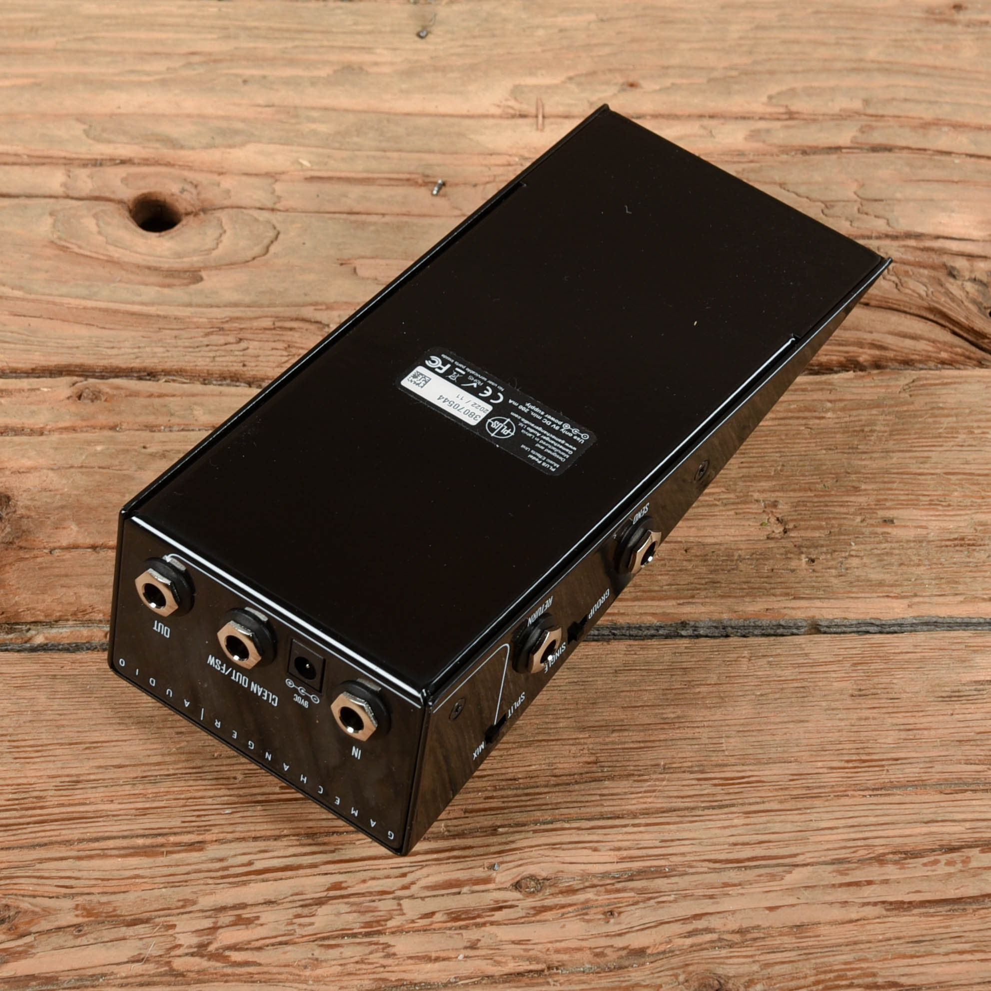 Gamechanger Audio Plus Sustainer Pedal with Wet Footswitch Effects and Pedals / Compression and Sustain