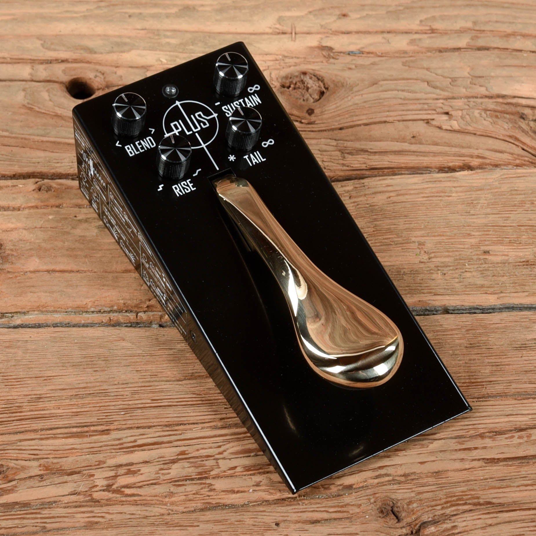 Gamechanger Audio Plus Sustainer Pedal with Wet Footswitch Effects and Pedals / Compression and Sustain