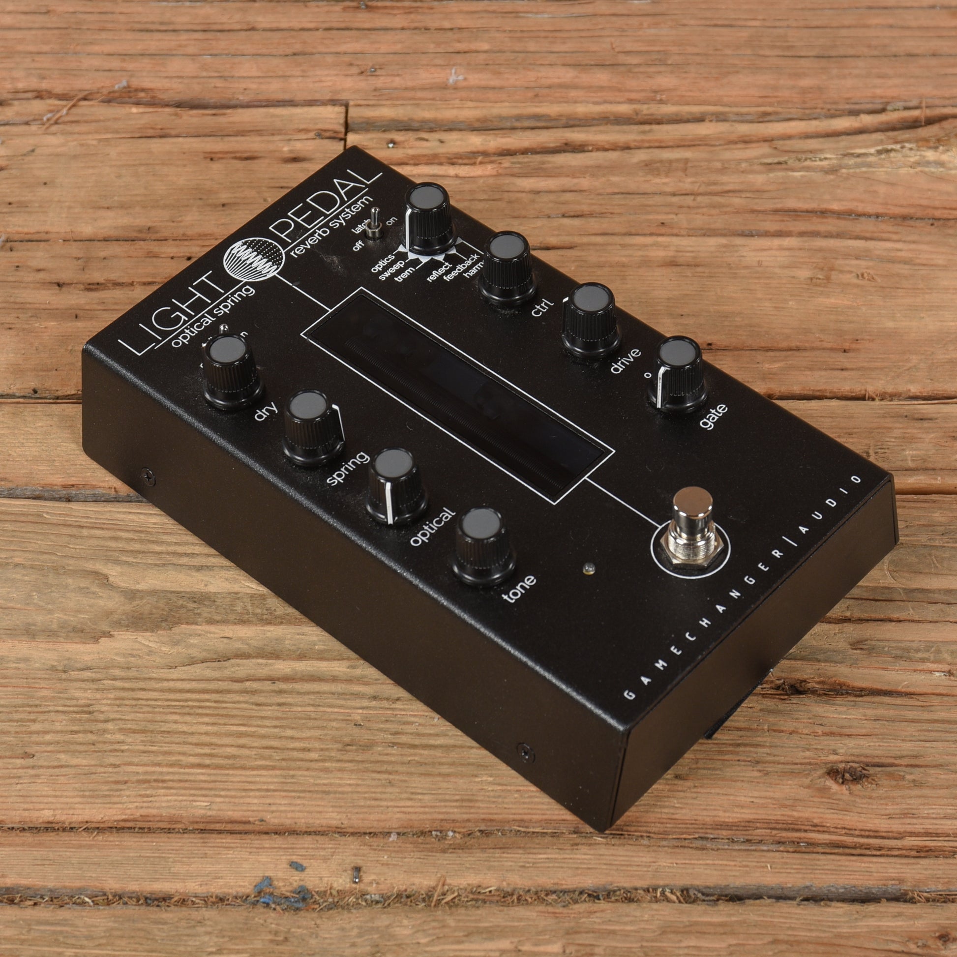 Gamechanger Audio Light Pedal Effects and Pedals / Reverb