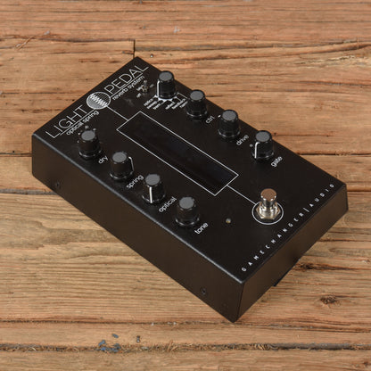 Gamechanger Audio Light Pedal Effects and Pedals / Reverb