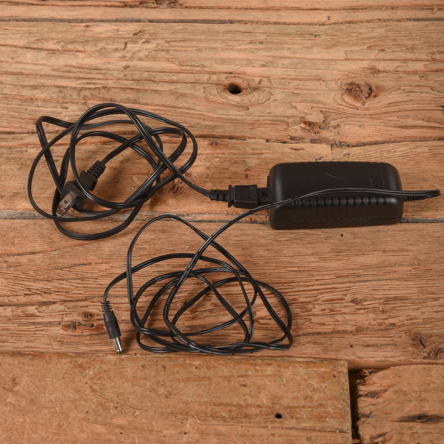 Gator G-BUS-8-US Pedal Board Power Supply Effects and Pedals / Pedalboards and Power Supplies
