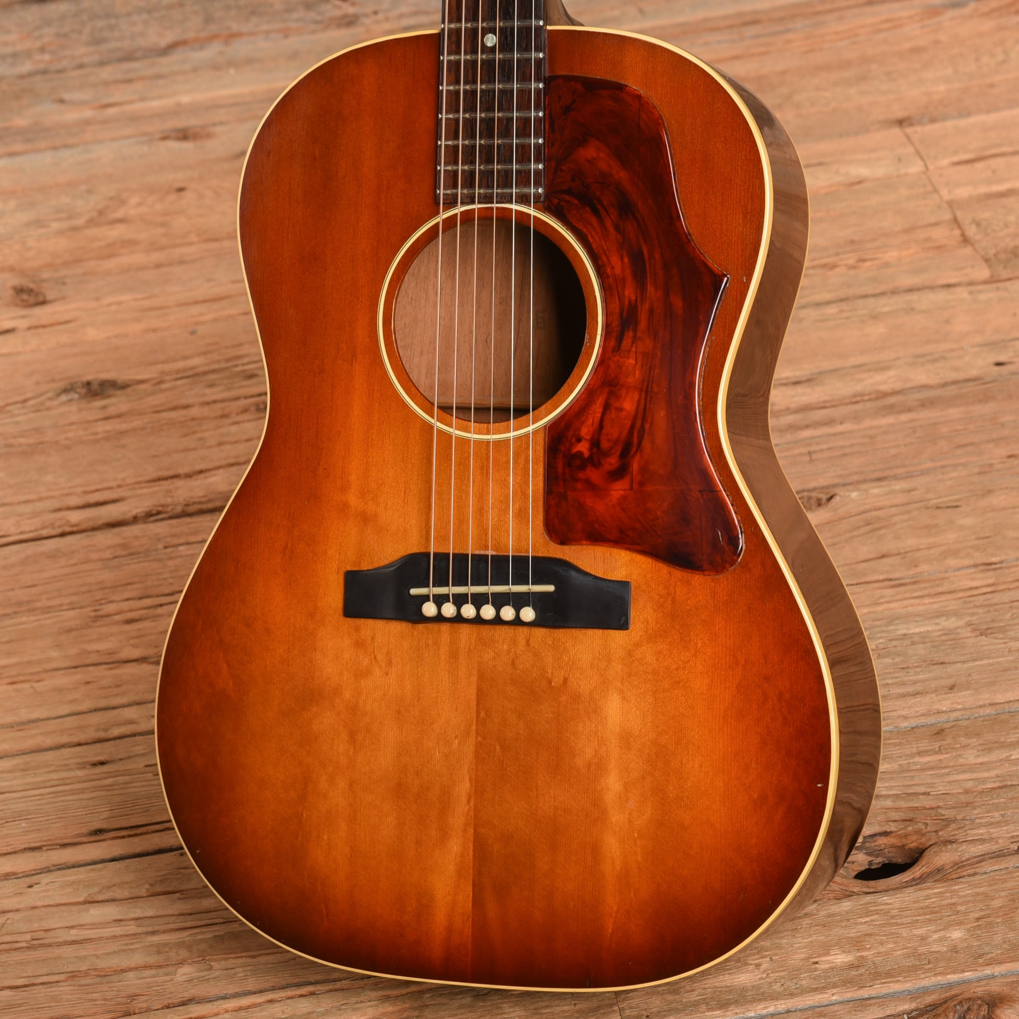 Gibson LG-1 Sunburst 1965 Acoustic Guitars / Concert